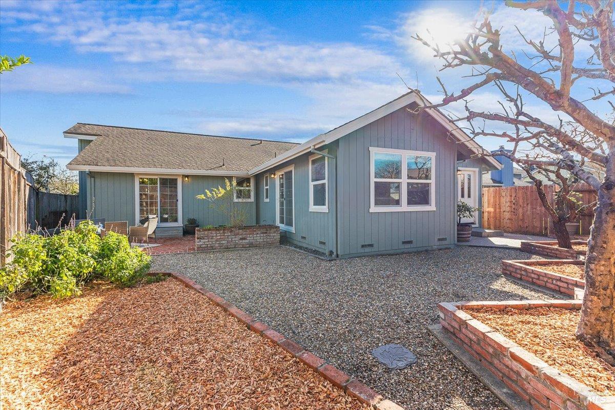 Detail Gallery Image 39 of 43 For 2257 White Chapel Ct, Santa Rosa,  CA 95401 - 3 Beds | 3 Baths