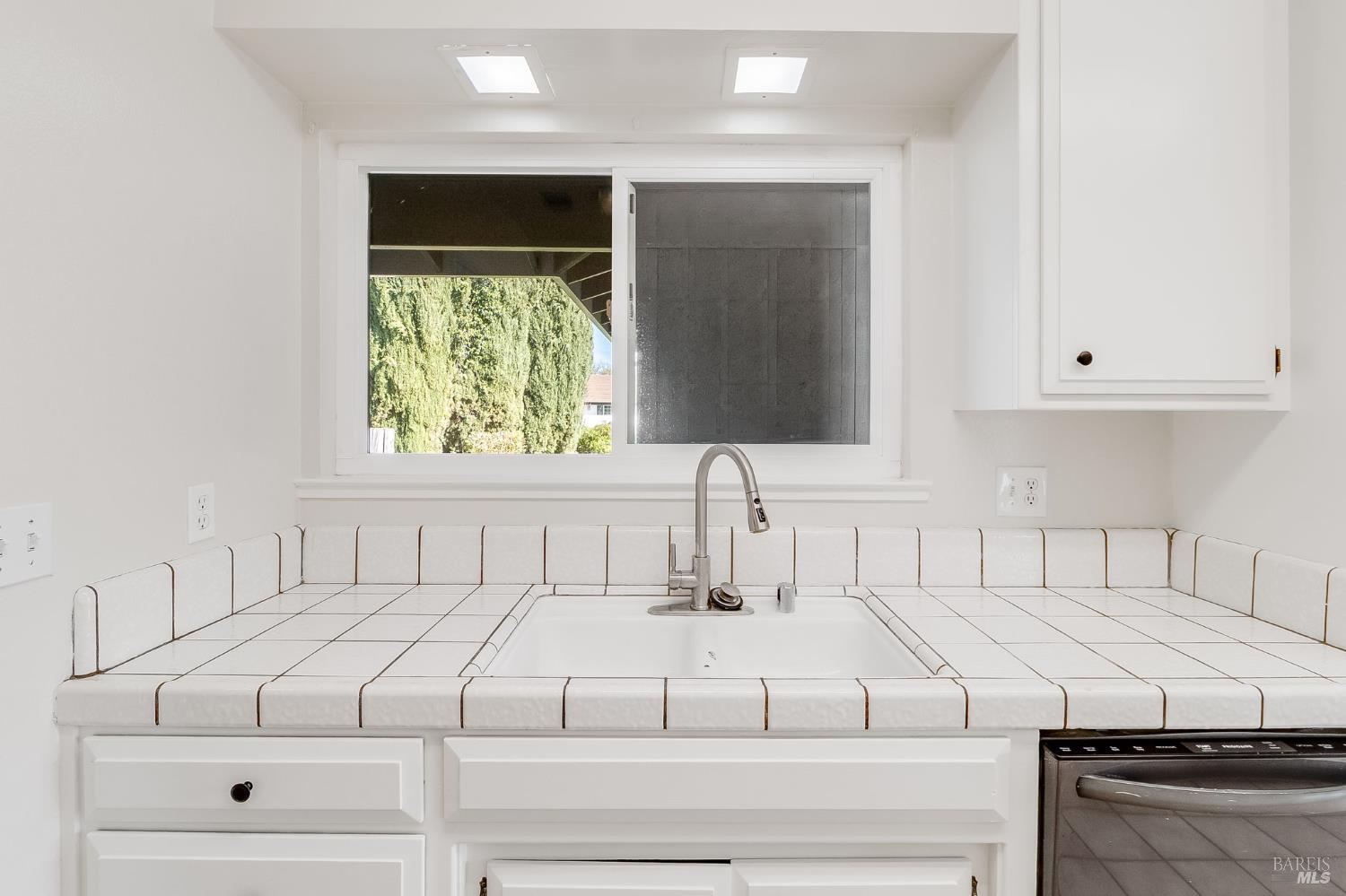 Detail Gallery Image 16 of 94 For 1155 Mulberry Ln, Dixon,  CA 95620 - 4 Beds | 2 Baths