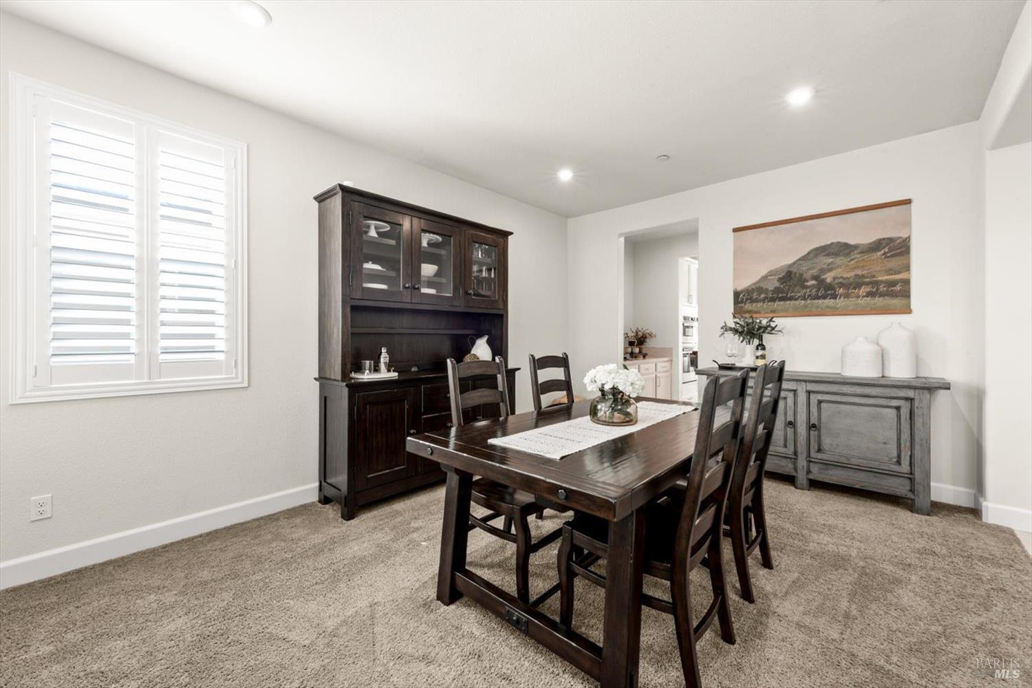 Detail Gallery Image 14 of 97 For 710 Fielding Way, Dixon,  CA 95620 - 5 Beds | 4 Baths