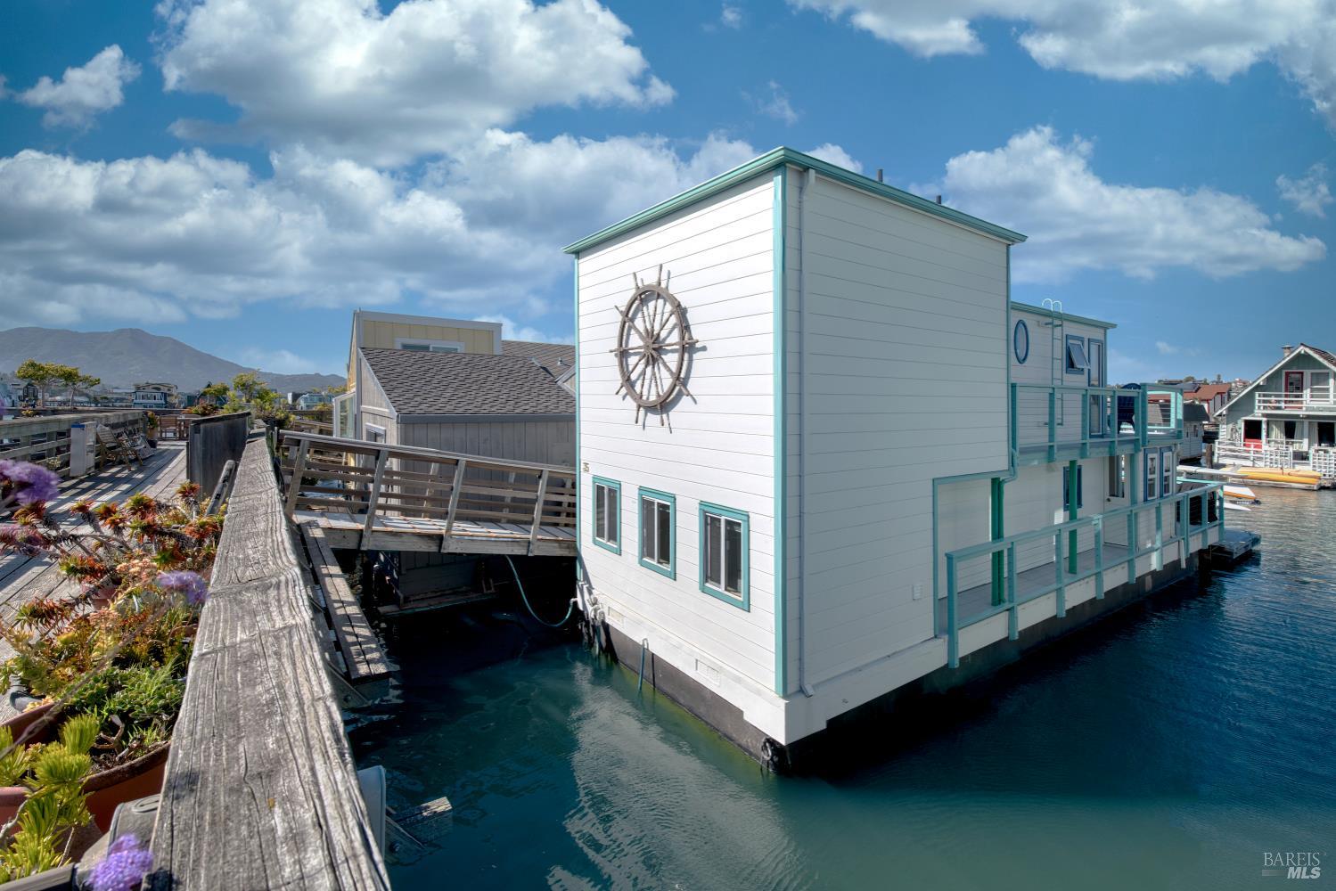 Detail Gallery Image 6 of 32 For 35 W Pier Unkn, Sausalito,  CA 94965 - 1 Beds | 1 Baths