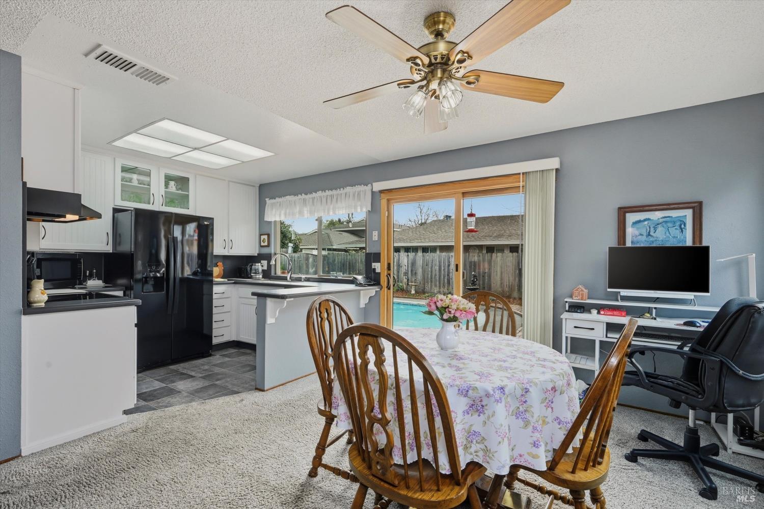 Detail Gallery Image 8 of 25 For 1091 Cayetano Dr, Napa,  CA 94559 - 3 Beds | 2 Baths