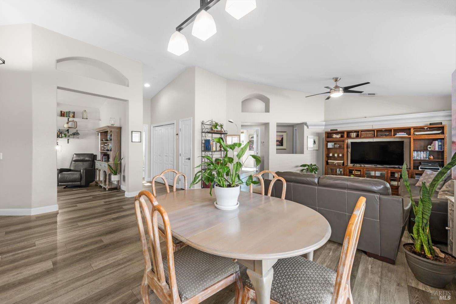 Detail Gallery Image 12 of 54 For 319 Trellis Ln, Vacaville,  CA 95687 - 2 Beds | 2 Baths