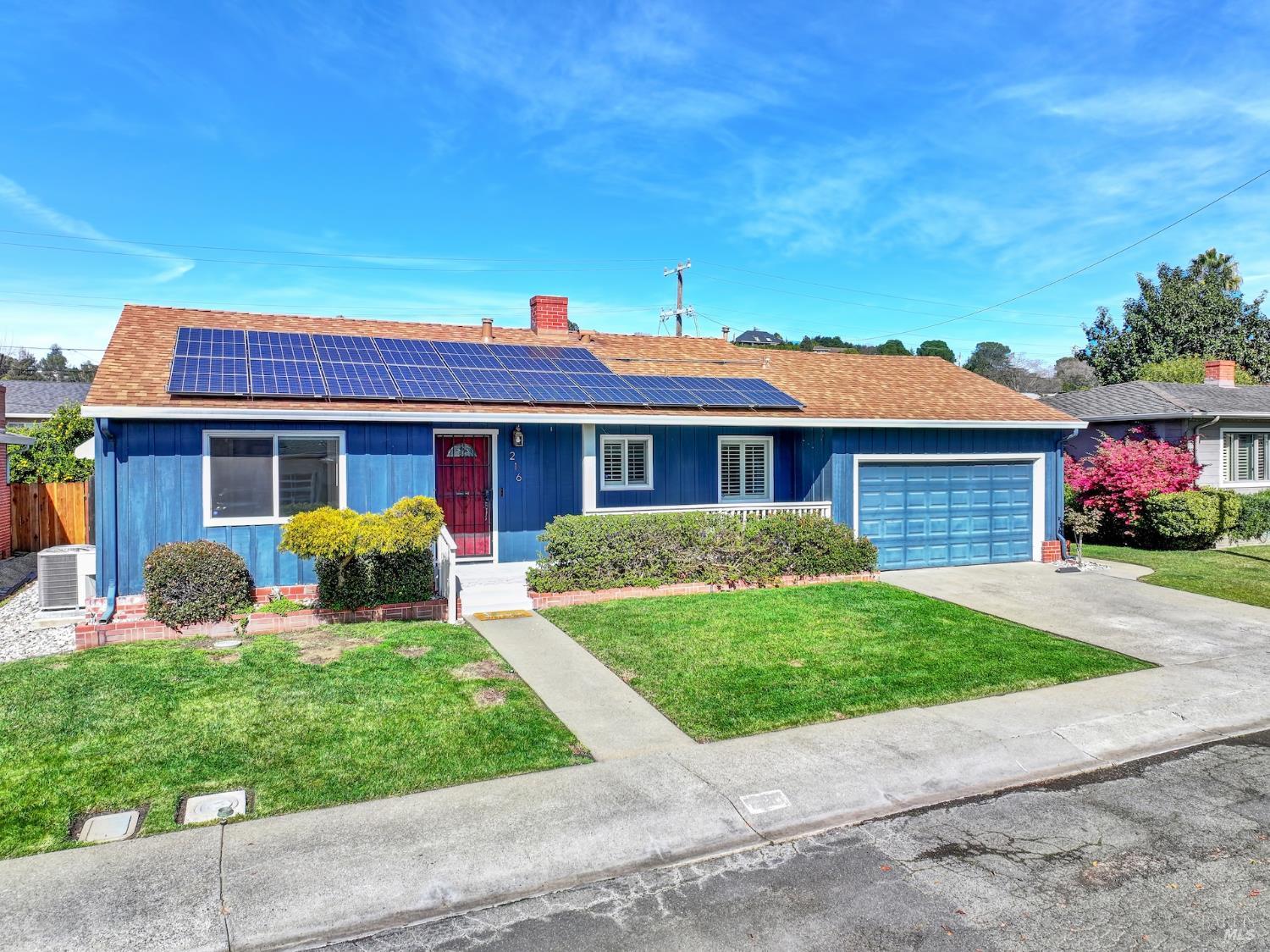 Detail Gallery Image 2 of 52 For 216 Manhattan St, Vallejo,  CA 94591 - 3 Beds | 2 Baths