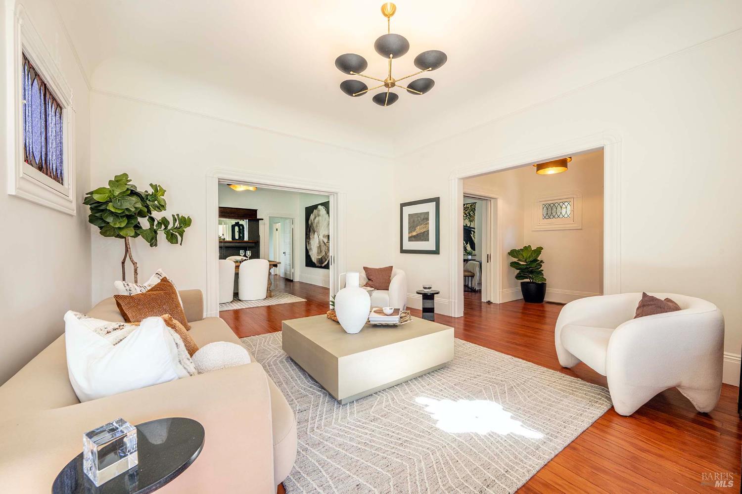 Detail Gallery Image 3 of 35 For 423 Matheson St, Healdsburg,  CA 95448 - 3 Beds | 2/2 Baths