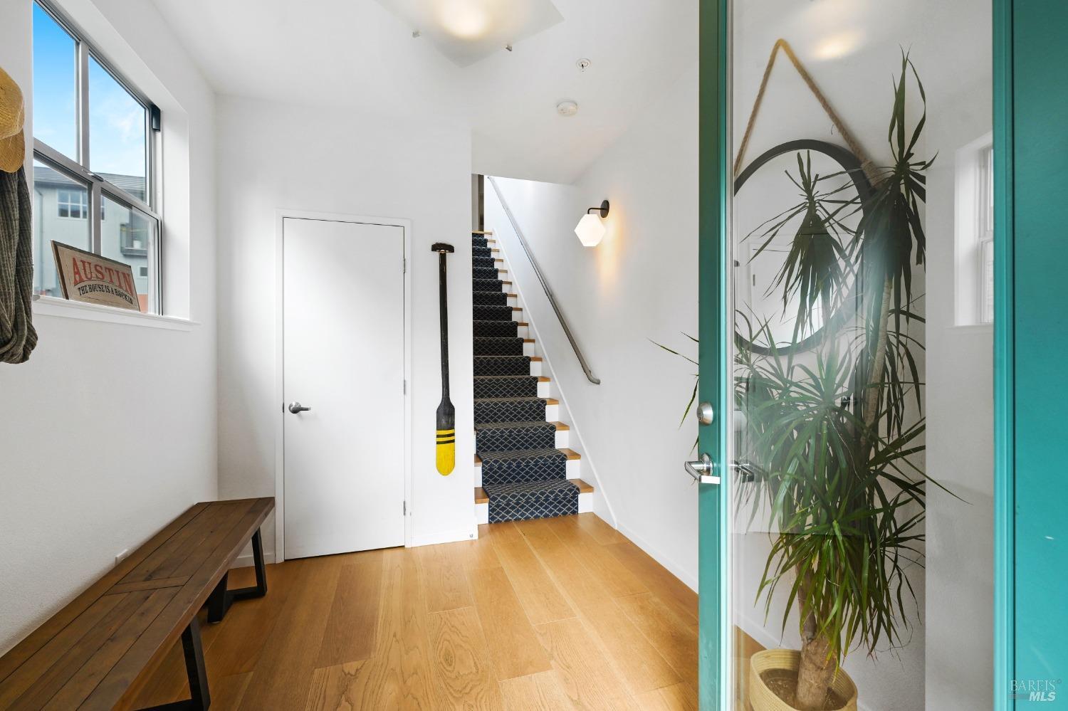 Detail Gallery Image 2 of 44 For 426 1st St, Petaluma,  CA 94952 - 3 Beds | 2/1 Baths