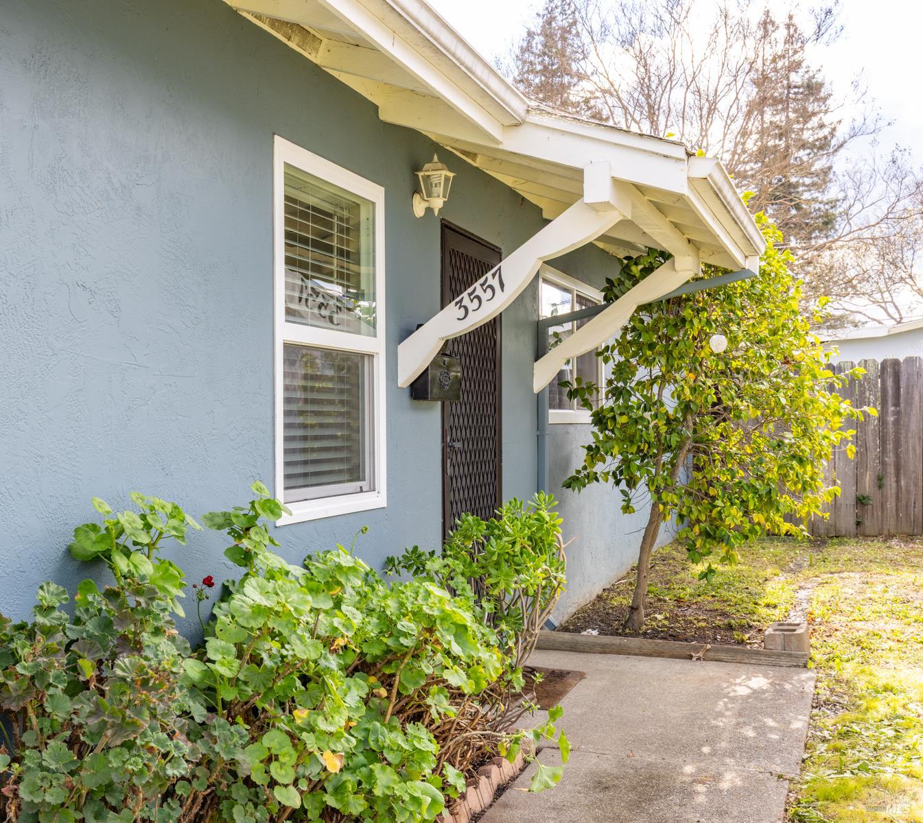 Detail Gallery Image 3 of 21 For 3557 N Jefferson St, Napa,  CA 94558 - 3 Beds | 2 Baths