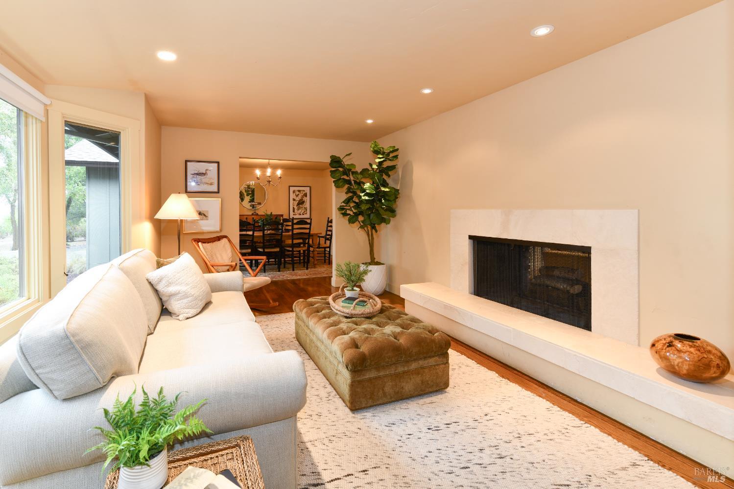 Detail Gallery Image 5 of 58 For 2120 Grove St, Sonoma,  CA 95476 - 3 Beds | 2/1 Baths