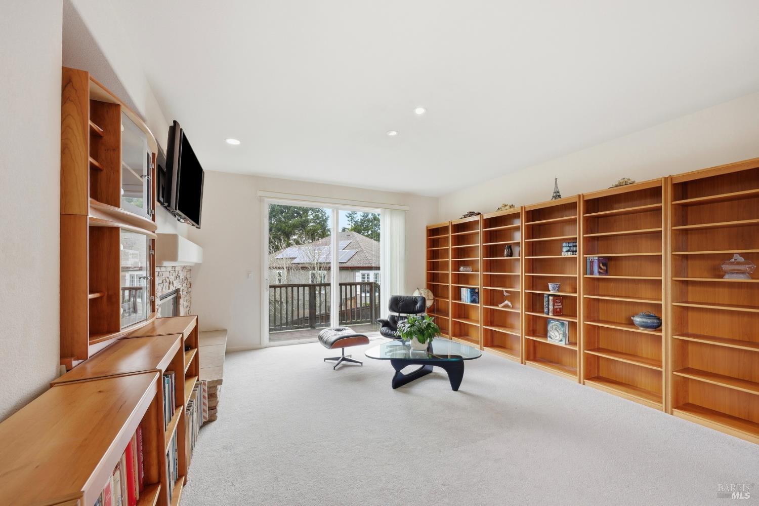 Detail Gallery Image 13 of 33 For 7576 Meadowlark Dr, Sebastopol,  CA 95472 - 5 Beds | 3/1 Baths