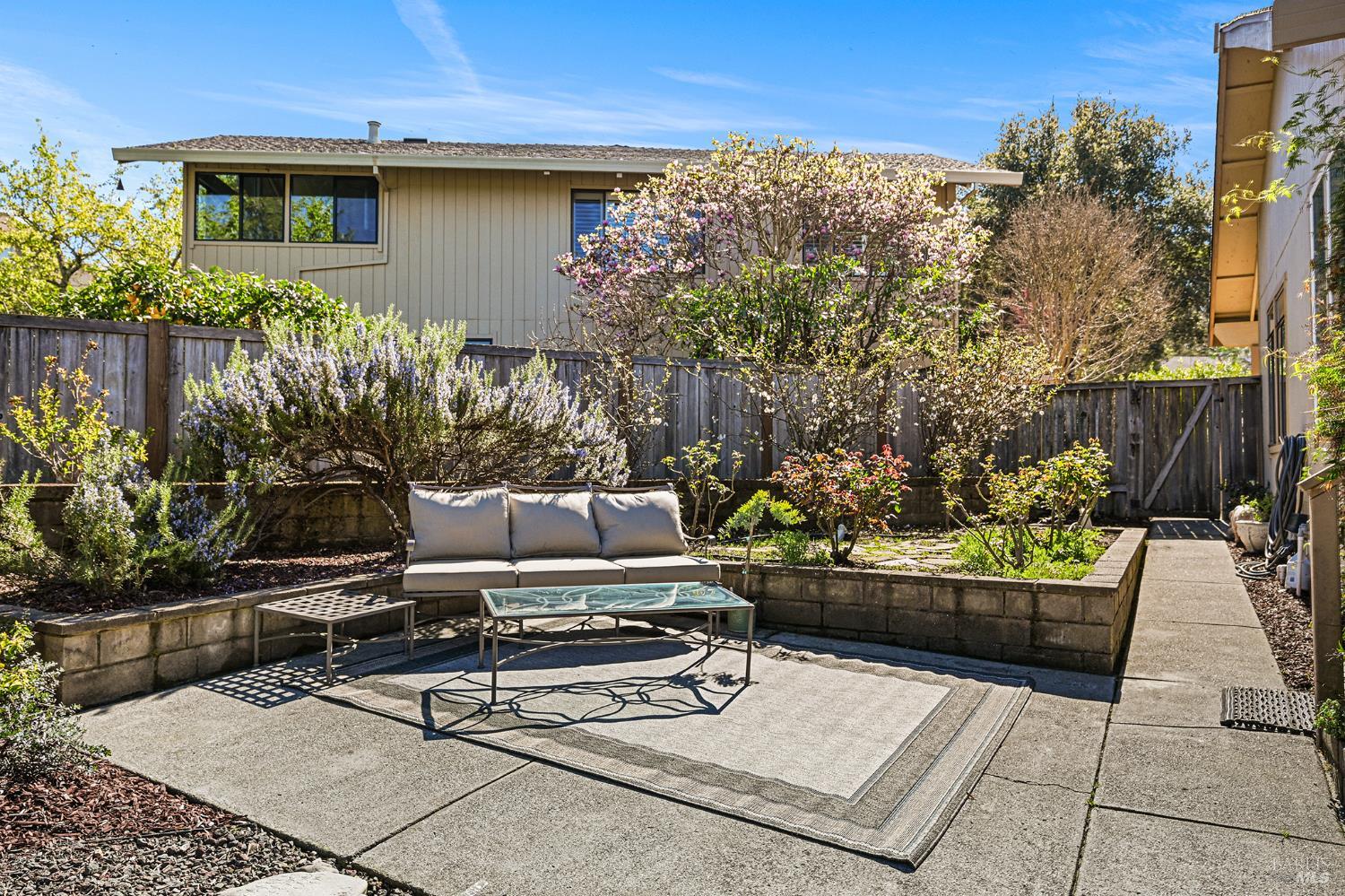 Detail Gallery Image 48 of 57 For 2866 Dusty Stone Ct, Santa Rosa,  CA 95405 - 3 Beds | 2/1 Baths