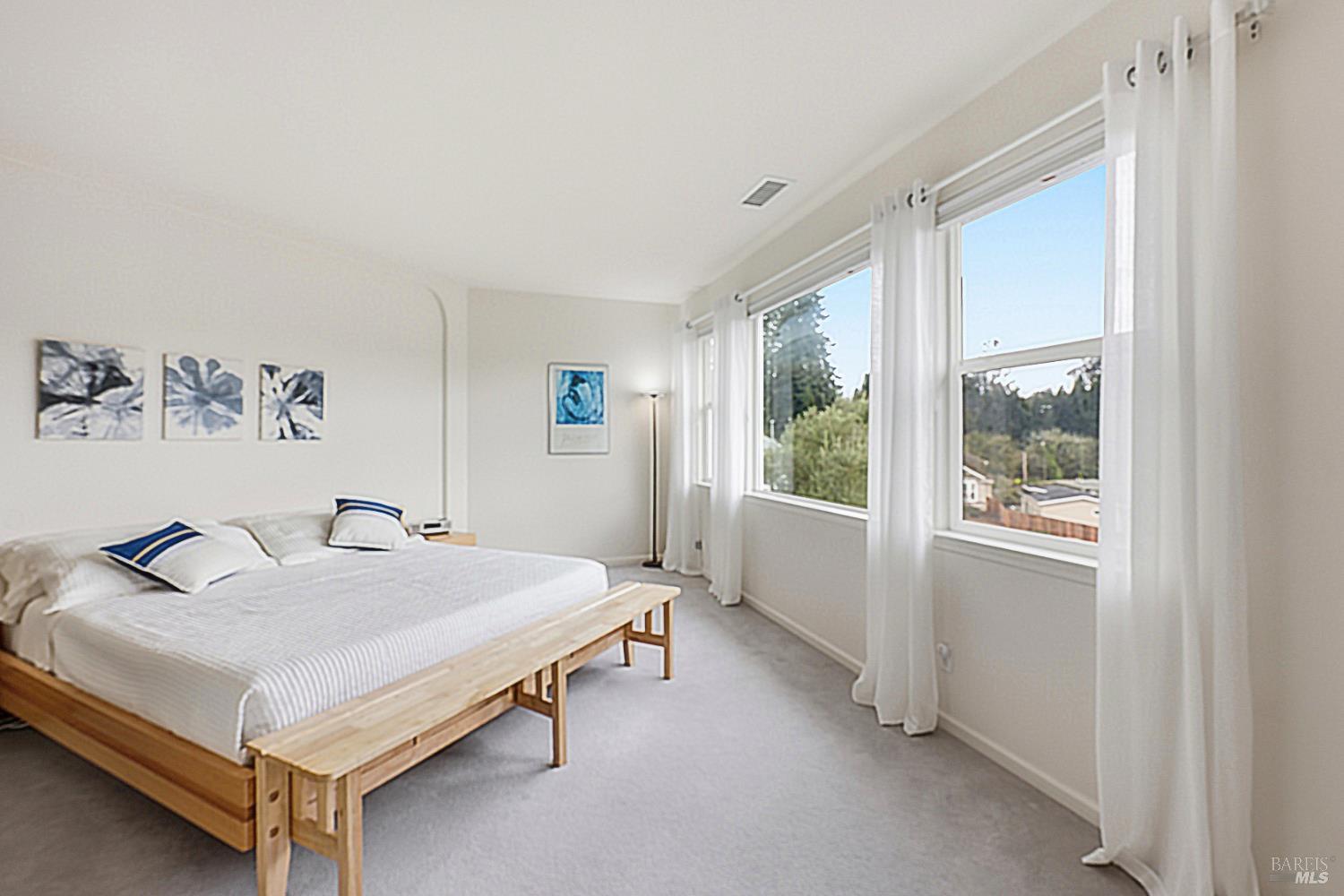 Detail Gallery Image 19 of 33 For 7576 Meadowlark Dr, Sebastopol,  CA 95472 - 5 Beds | 3/1 Baths