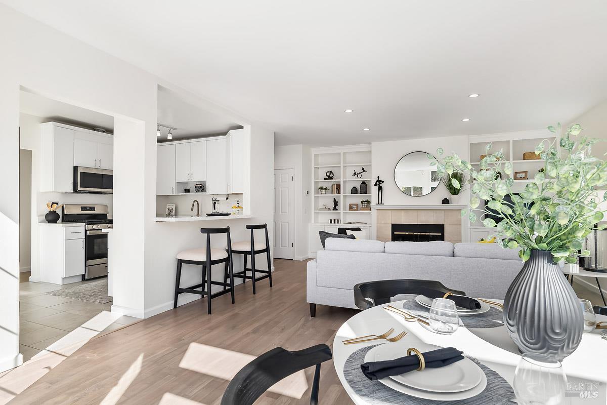 Front Image Thumbnail for BA326014608