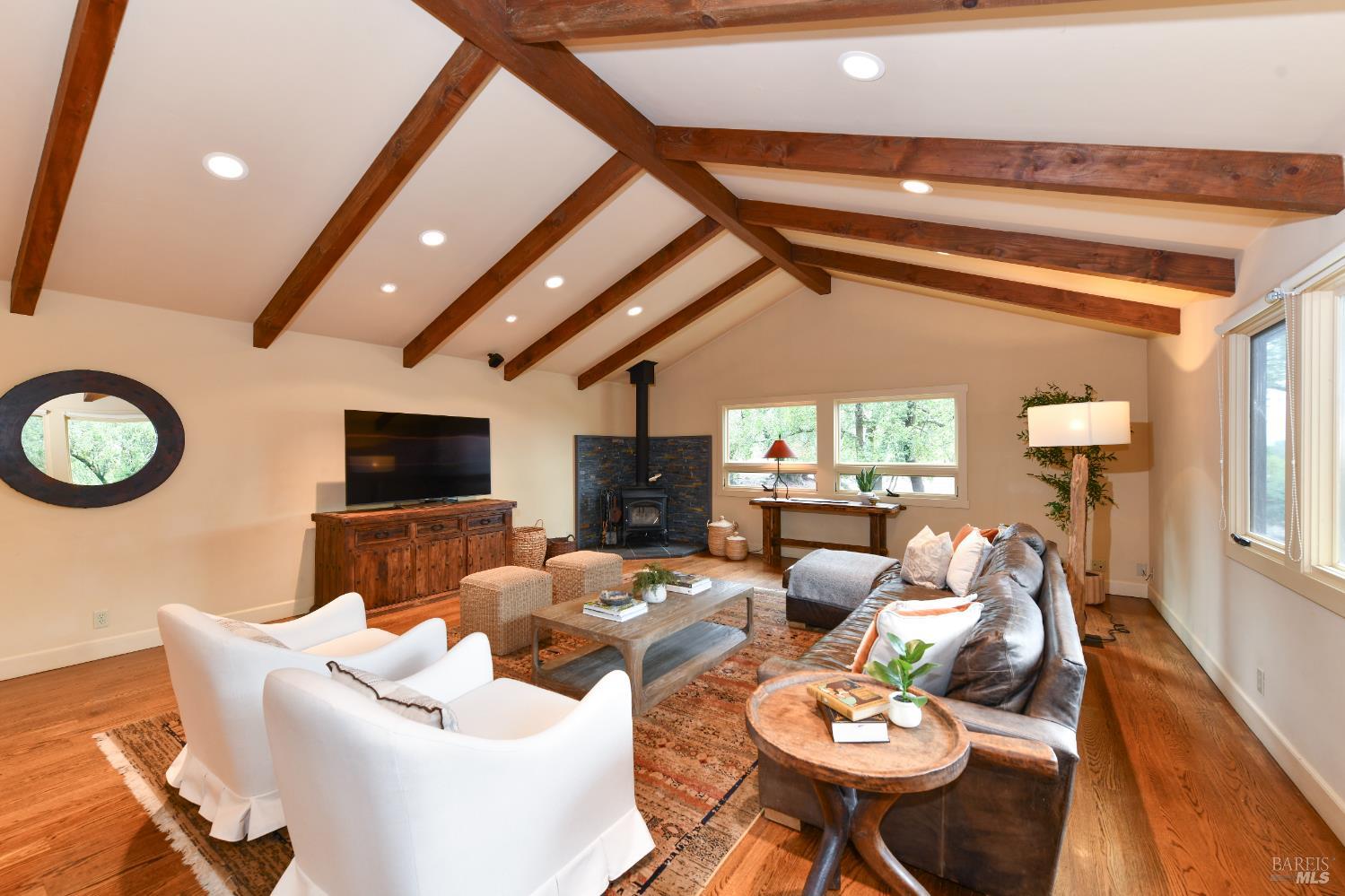 Detail Gallery Image 19 of 58 For 2120 Grove St, Sonoma,  CA 95476 - 3 Beds | 2/1 Baths