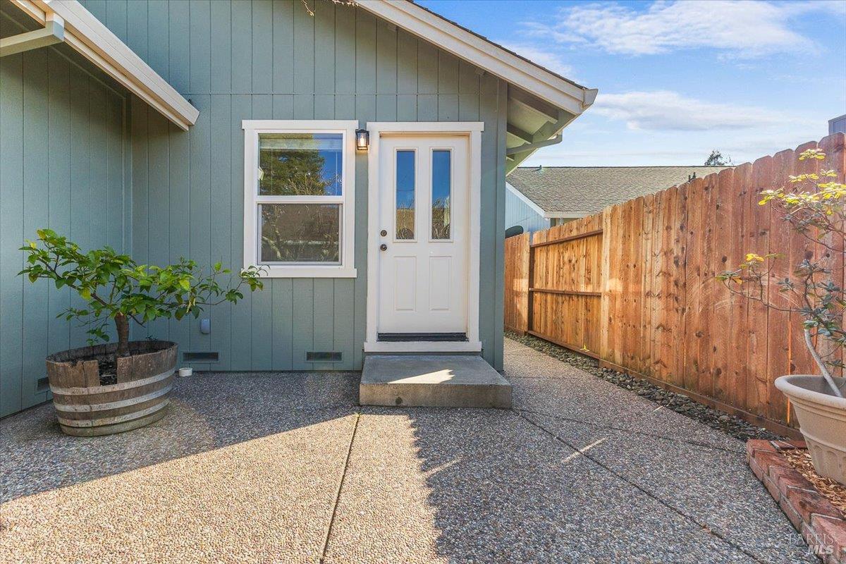 Detail Gallery Image 36 of 43 For 2257 White Chapel Ct, Santa Rosa,  CA 95401 - 3 Beds | 3 Baths