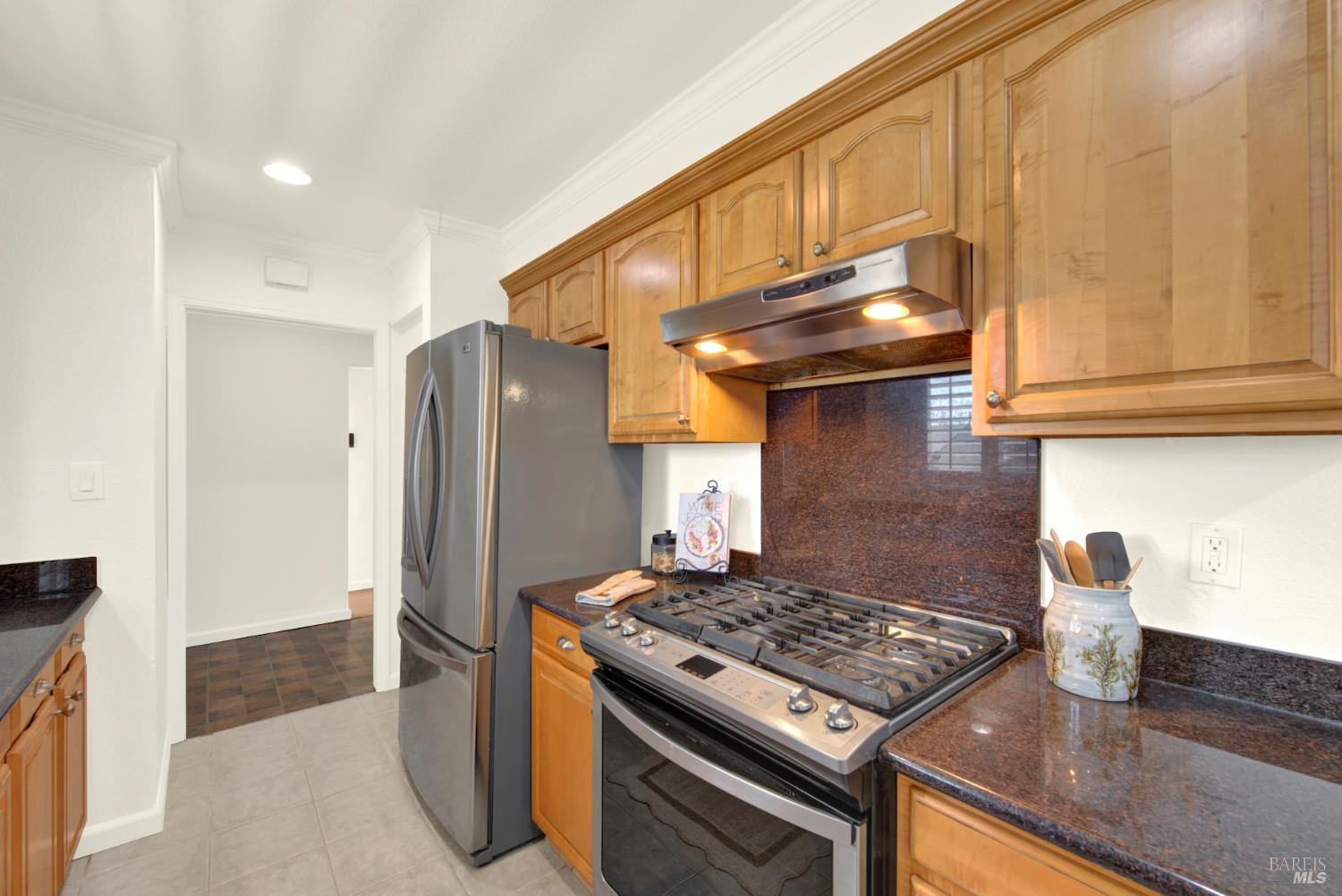 Detail Gallery Image 16 of 52 For 216 Manhattan St, Vallejo,  CA 94591 - 3 Beds | 2 Baths