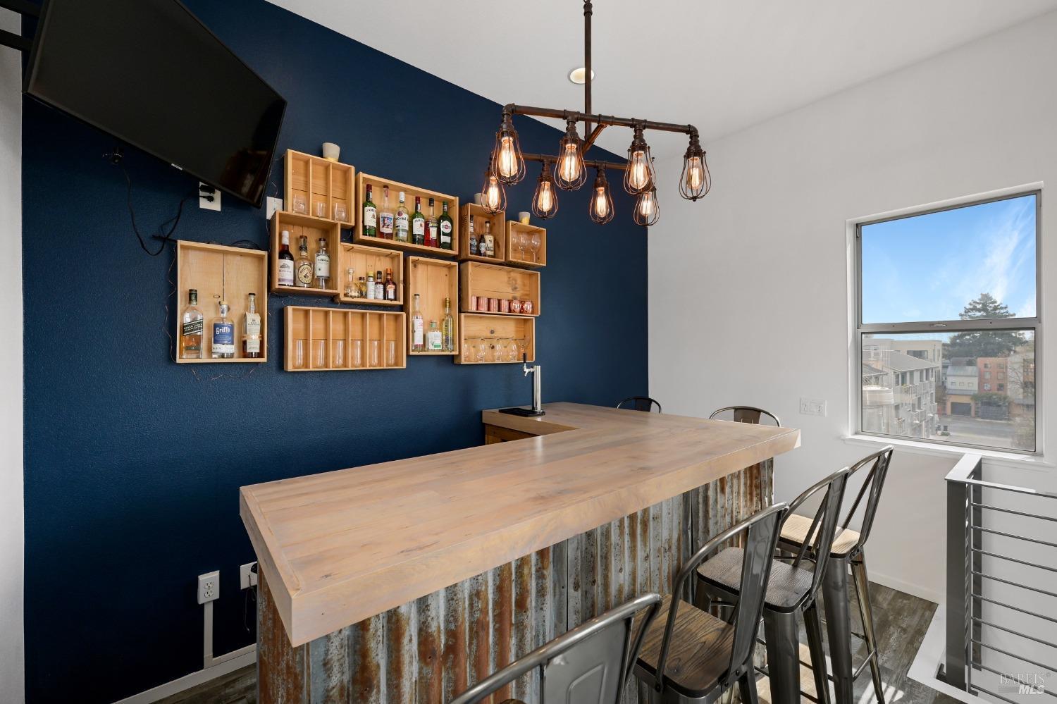 Detail Gallery Image 23 of 44 For 426 1st St, Petaluma,  CA 94952 - 3 Beds | 2/1 Baths