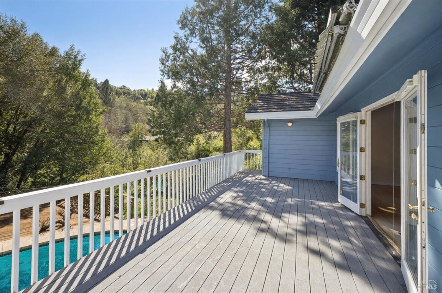 Detail Gallery Image 13 of 46 For 285 Cascade Dr, Fairfax,  CA 94930 - 4 Beds | 2 Baths