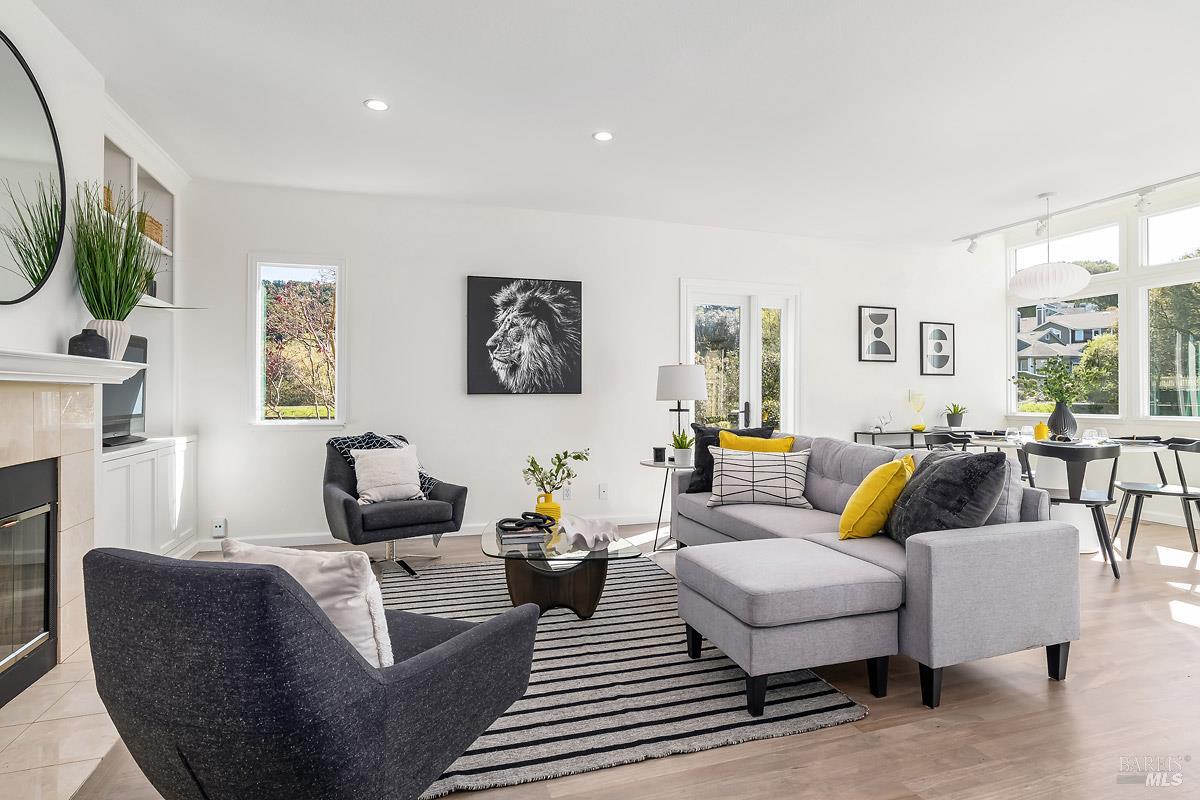 Detail Gallery Image 4 of 40 For 37 Creekside Ct, Corte Madera,  CA 94925 - 2 Beds | 2/1 Baths