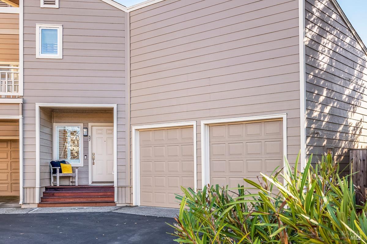 Detail Gallery Image 35 of 40 For 37 Creekside Ct, Corte Madera,  CA 94925 - 2 Beds | 2/1 Baths