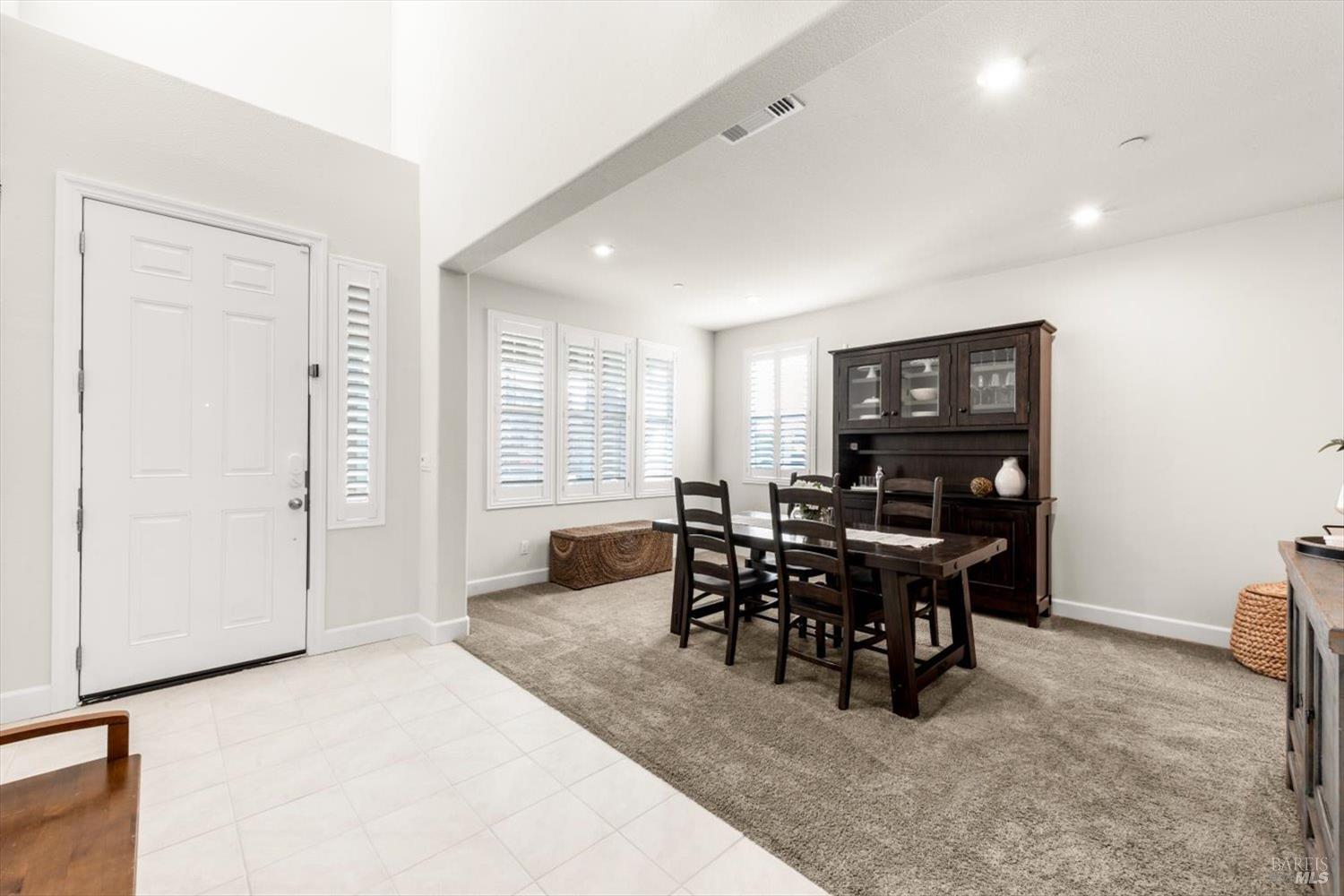 Detail Gallery Image 11 of 97 For 710 Fielding Way, Dixon,  CA 95620 - 5 Beds | 4 Baths