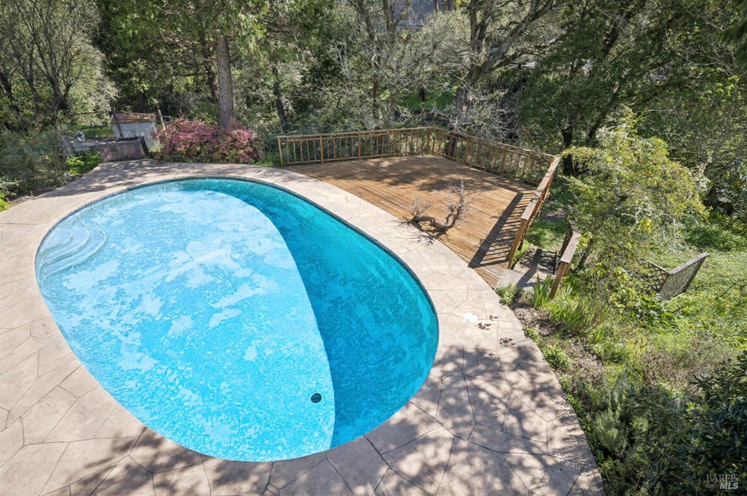 Detail Gallery Image 14 of 46 For 285 Cascade Dr, Fairfax,  CA 94930 - 4 Beds | 2 Baths