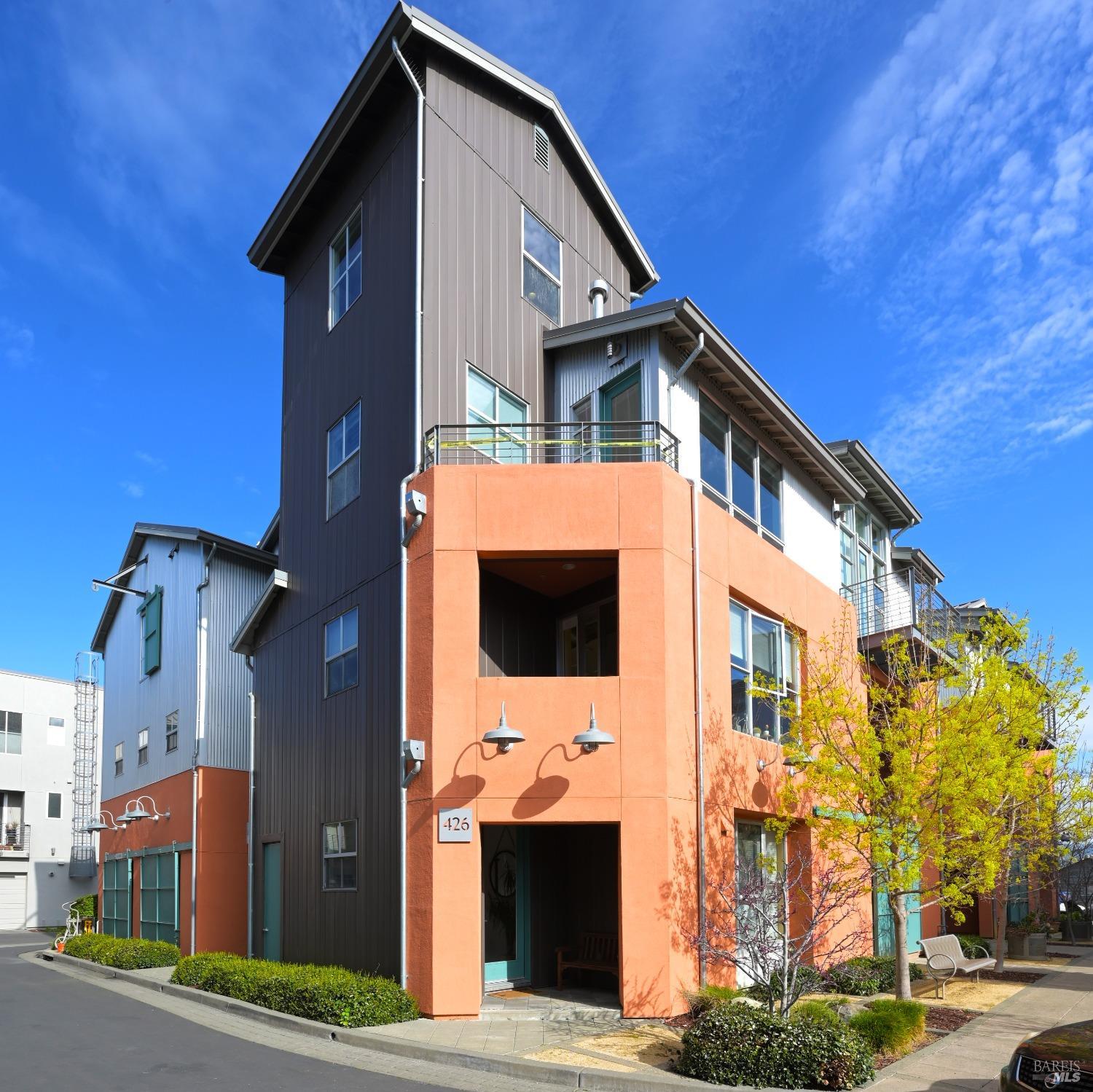 Detail Gallery Image 43 of 44 For 426 1st St, Petaluma,  CA 94952 - 3 Beds | 2/1 Baths