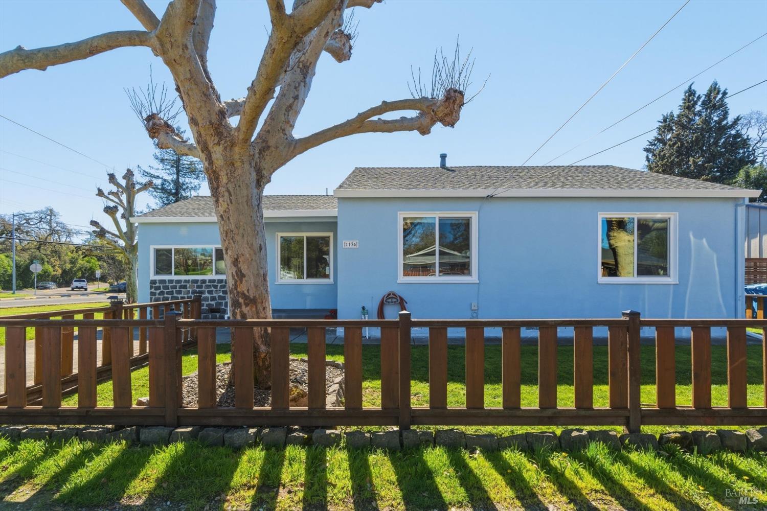 Detail Gallery Image 3 of 52 For 1136 Poppy Dr, Santa Rosa,  CA 95404 - 3 Beds | 2 Baths