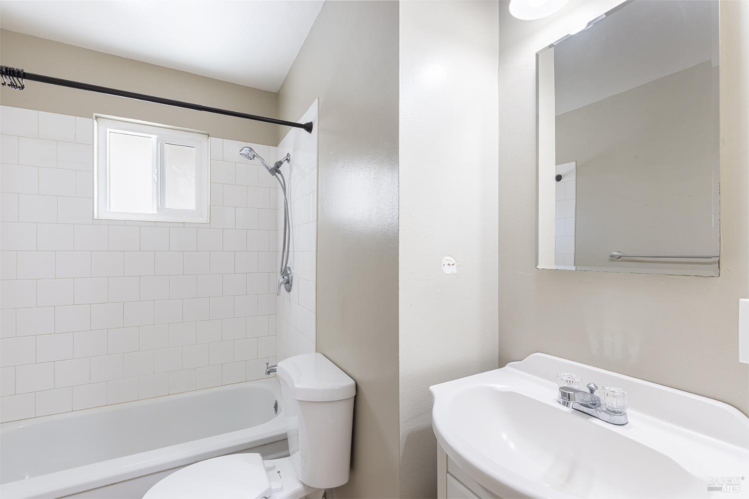 Detail Gallery Image 13 of 21 For 3557 N Jefferson St, Napa,  CA 94558 - 3 Beds | 2 Baths