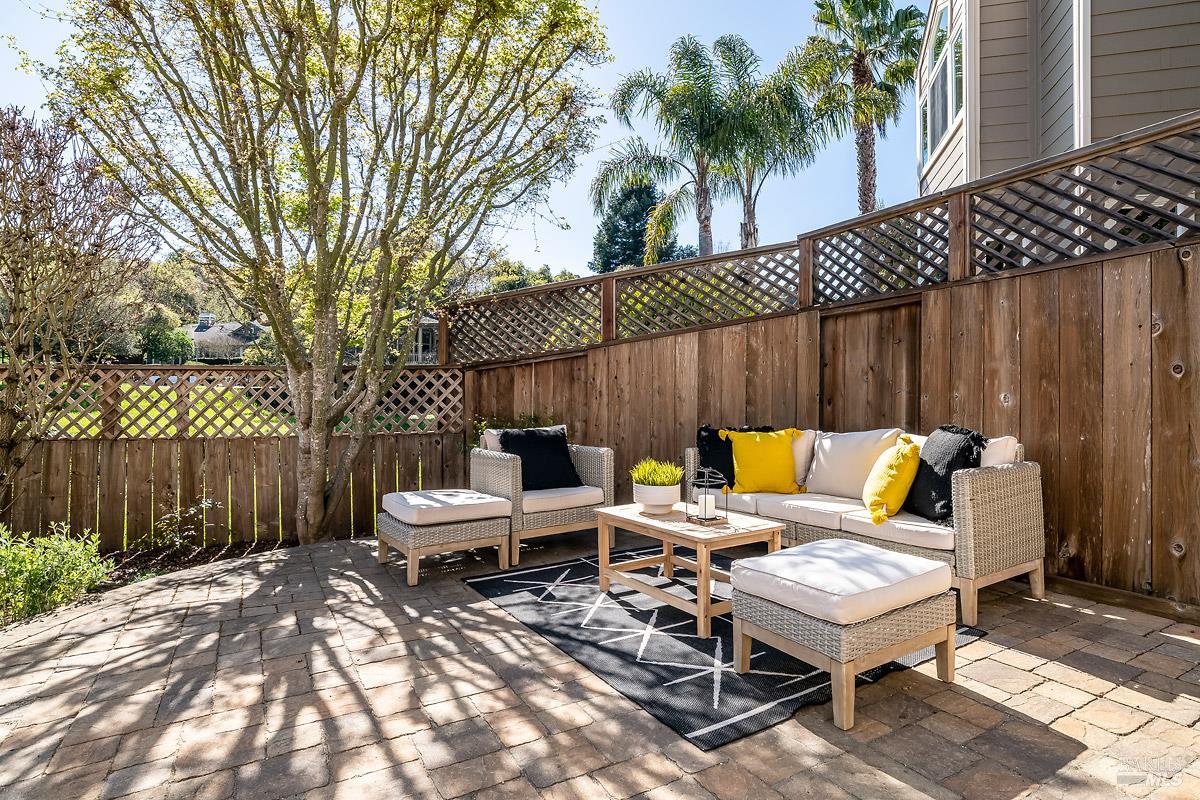 Detail Gallery Image 25 of 40 For 37 Creekside Ct, Corte Madera,  CA 94925 - 2 Beds | 2/1 Baths