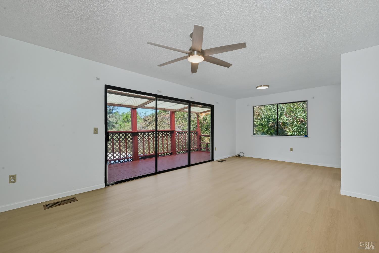 Detail Gallery Image 2 of 30 For 3480 Bergesen Ct, Kelseyville,  CA 95451 - 3 Beds | 1/1 Baths