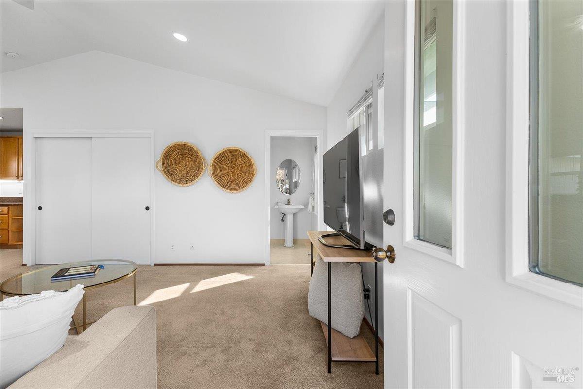 Detail Gallery Image 35 of 43 For 2257 White Chapel Ct, Santa Rosa,  CA 95401 - 3 Beds | 3 Baths