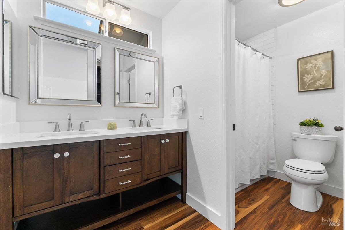 Detail Gallery Image 17 of 43 For 2257 White Chapel Ct, Santa Rosa,  CA 95401 - 3 Beds | 3 Baths