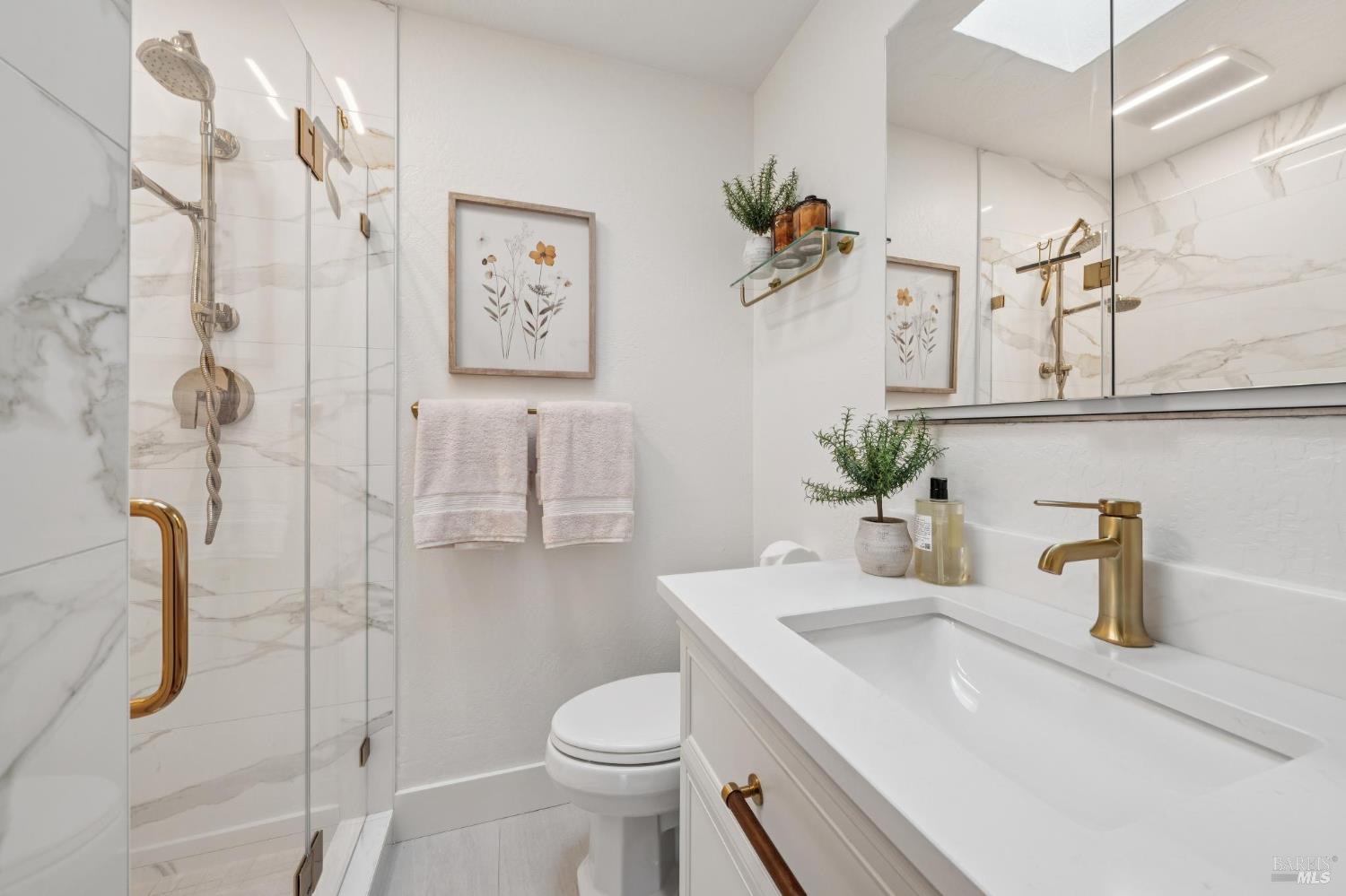 Detail Gallery Image 7 of 18 For 1411 Casa Buena Dr #13,  Corte Madera,  CA 94925 - 3 Beds | 2 Baths