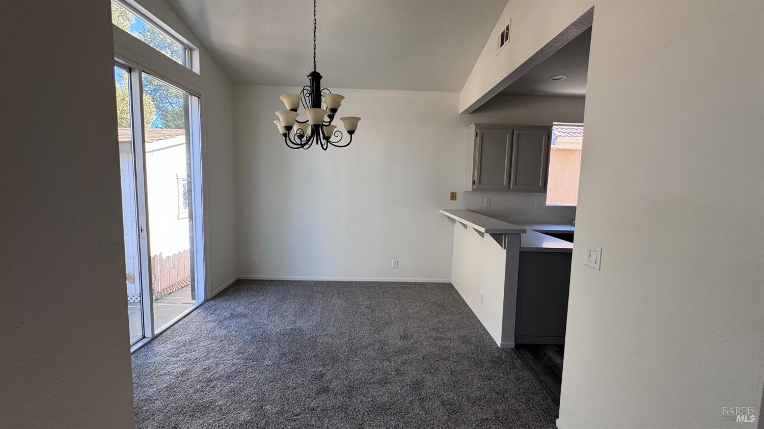 Detail Gallery Image 9 of 37 For 348 Stamper Cir, Suisun City,  CA 94585 - 3 Beds | 3 Baths