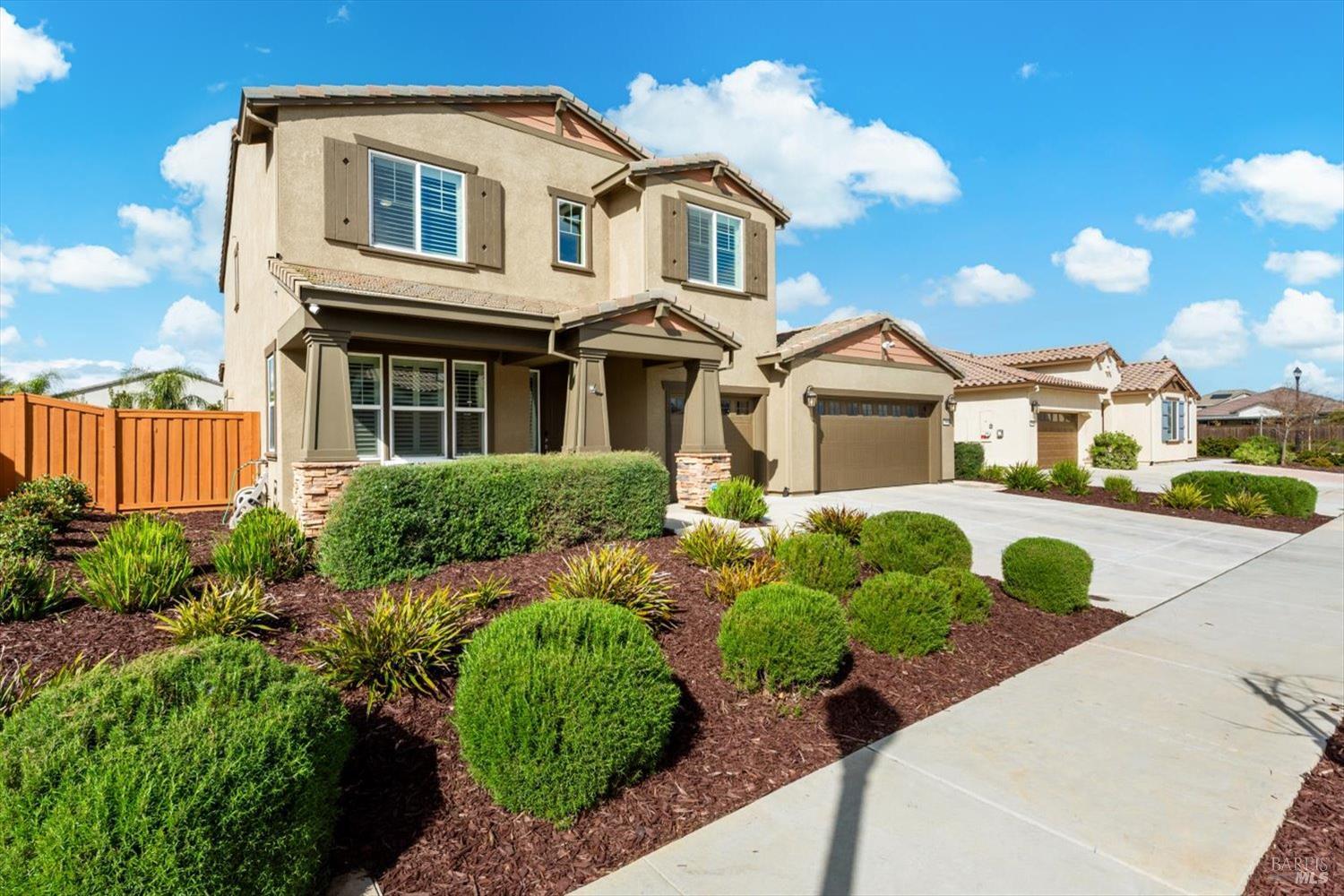 Detail Gallery Image 6 of 97 For 710 Fielding Way, Dixon,  CA 95620 - 5 Beds | 4 Baths