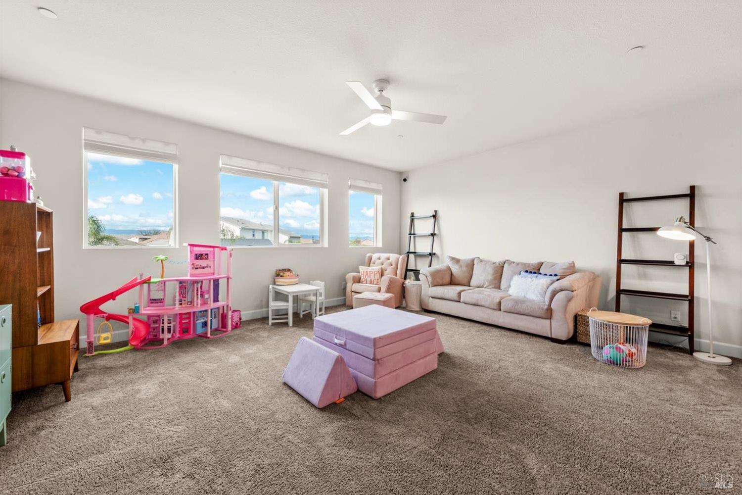 Detail Gallery Image 50 of 97 For 710 Fielding Way, Dixon,  CA 95620 - 5 Beds | 4 Baths