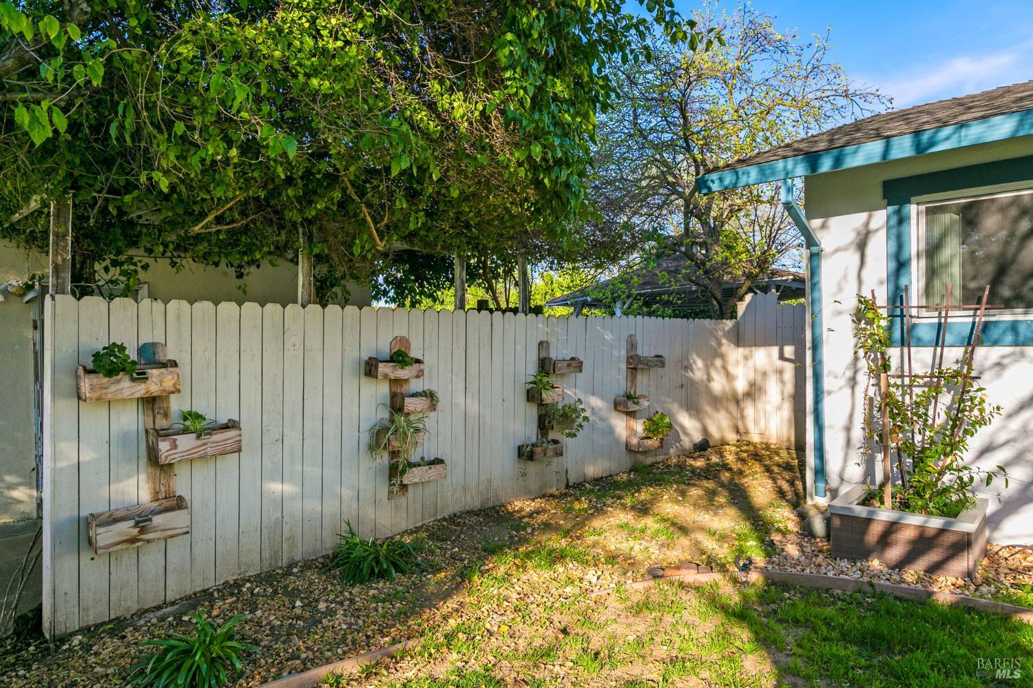 Detail Gallery Image 6 of 48 For 450 Priddy Dr, Dixon,  CA 95620 - 4 Beds | 2 Baths