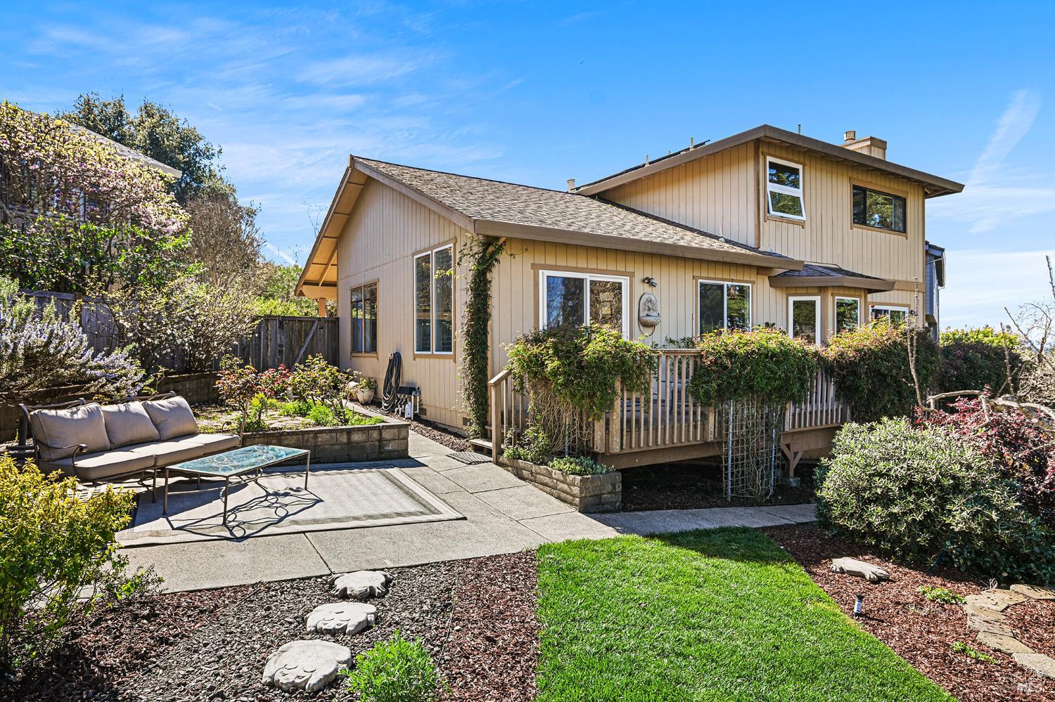 Detail Gallery Image 47 of 57 For 2866 Dusty Stone Ct, Santa Rosa,  CA 95405 - 3 Beds | 2/1 Baths