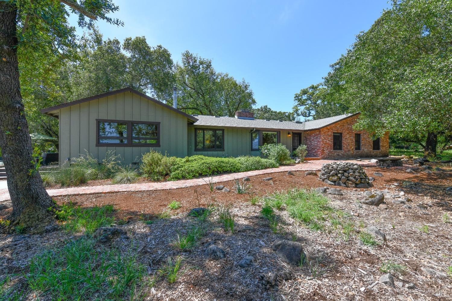 Detail Gallery Image 33 of 58 For 2120 Grove St, Sonoma,  CA 95476 - 3 Beds | 2/1 Baths