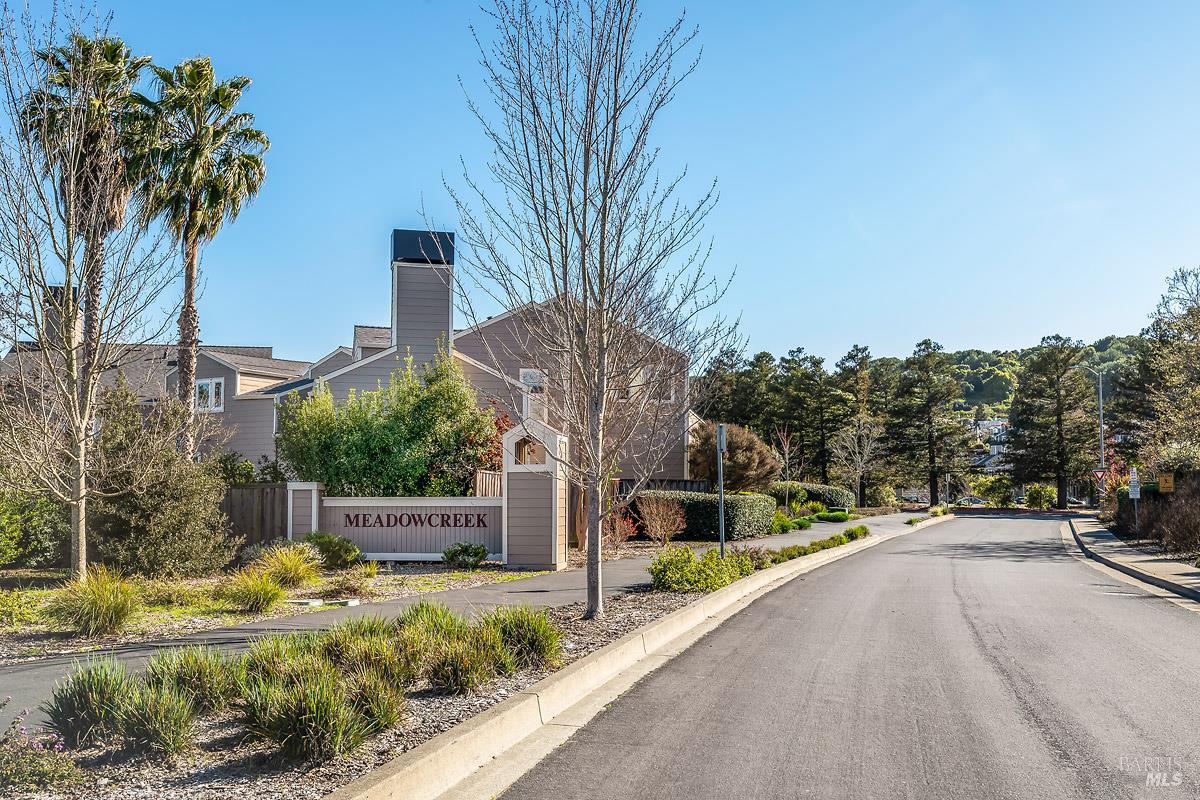 Detail Gallery Image 37 of 40 For 37 Creekside Ct, Corte Madera,  CA 94925 - 2 Beds | 2/1 Baths