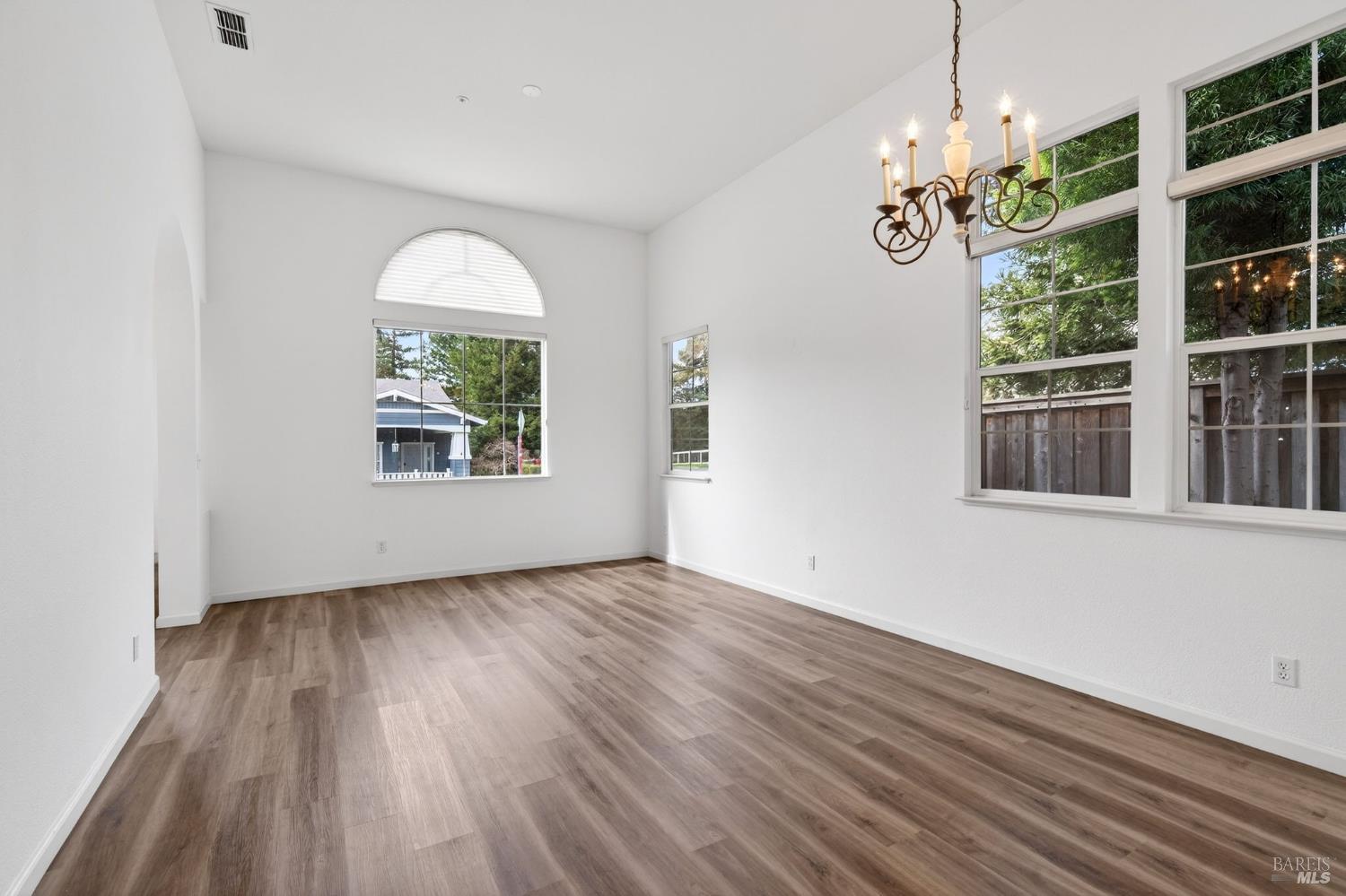 Detail Gallery Image 19 of 48 For 10 Culbertson Ct, Napa,  CA 94558 - 3 Beds | 2 Baths