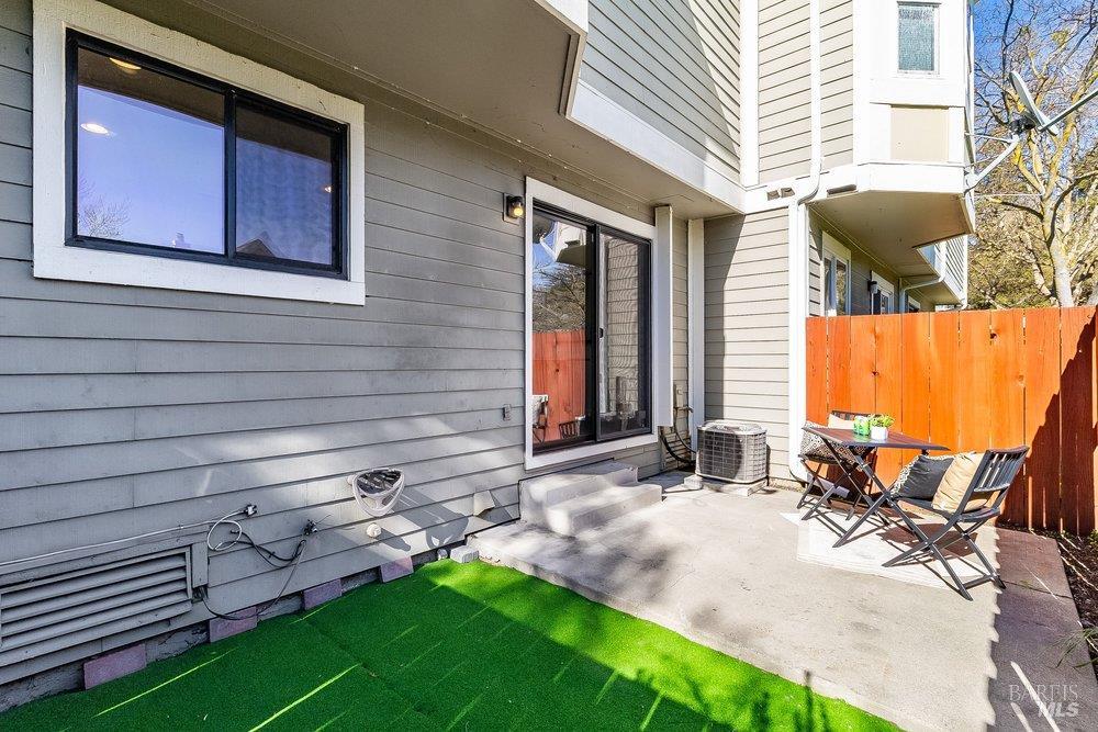 Detail Gallery Image 38 of 43 For 720 Military St, Benicia,  CA 94510 - 2 Beds | 2/1 Baths