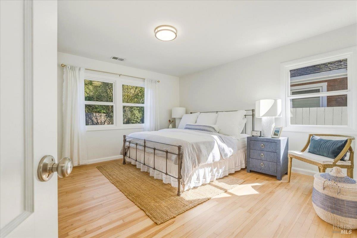 Detail Gallery Image 10 of 27 For 250 Butterfield Rd, San Anselmo,  CA 94960 - 2 Beds | 1 Baths