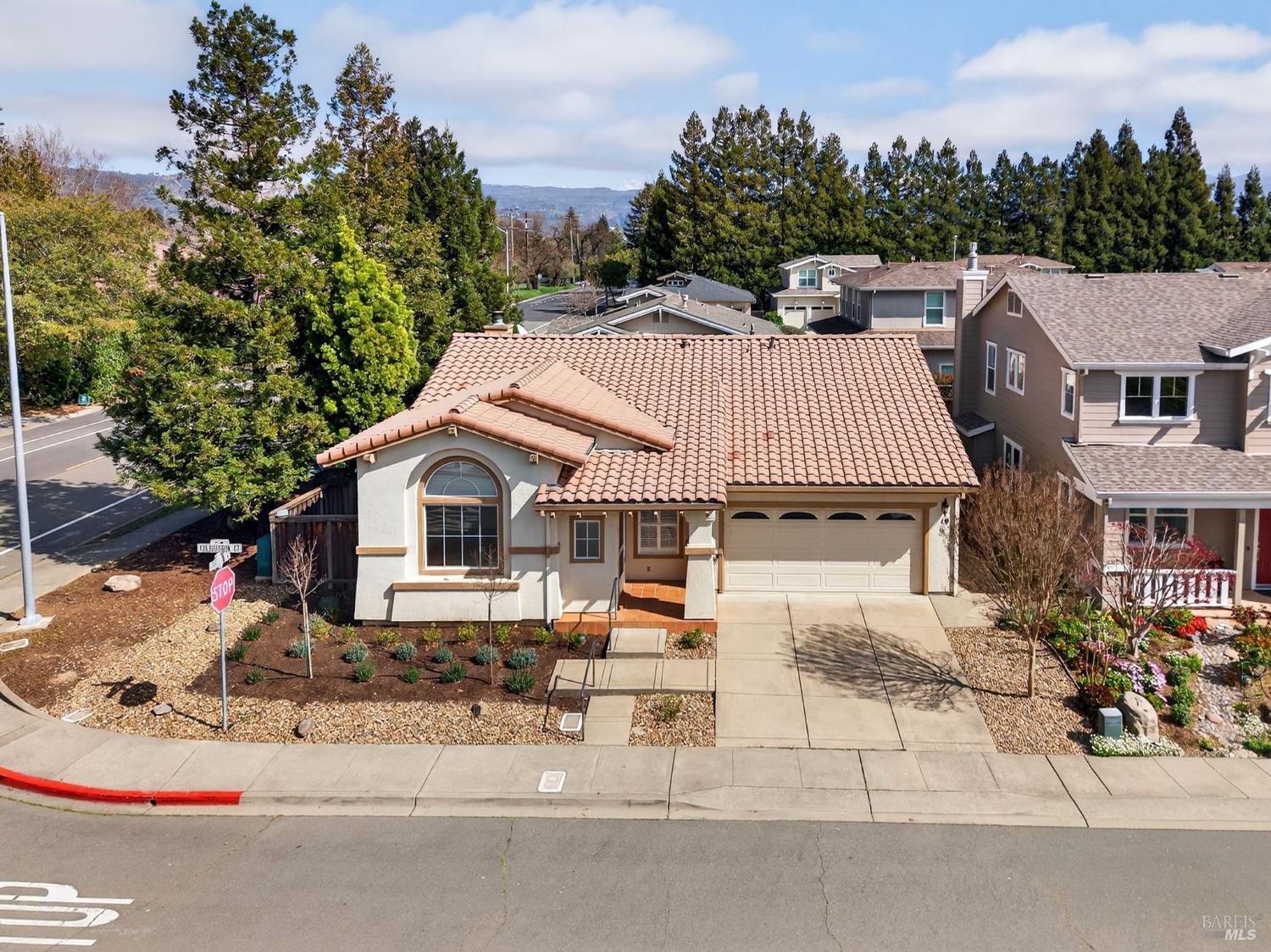 Detail Gallery Image 3 of 48 For 10 Culbertson Ct, Napa,  CA 94558 - 3 Beds | 2 Baths