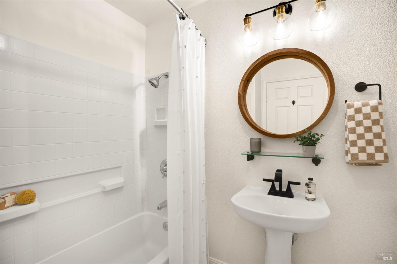 Detail Gallery Image 19 of 42 For 225 Burt St #3,  Santa Rosa,  CA 95407 - 2 Beds | 2 Baths