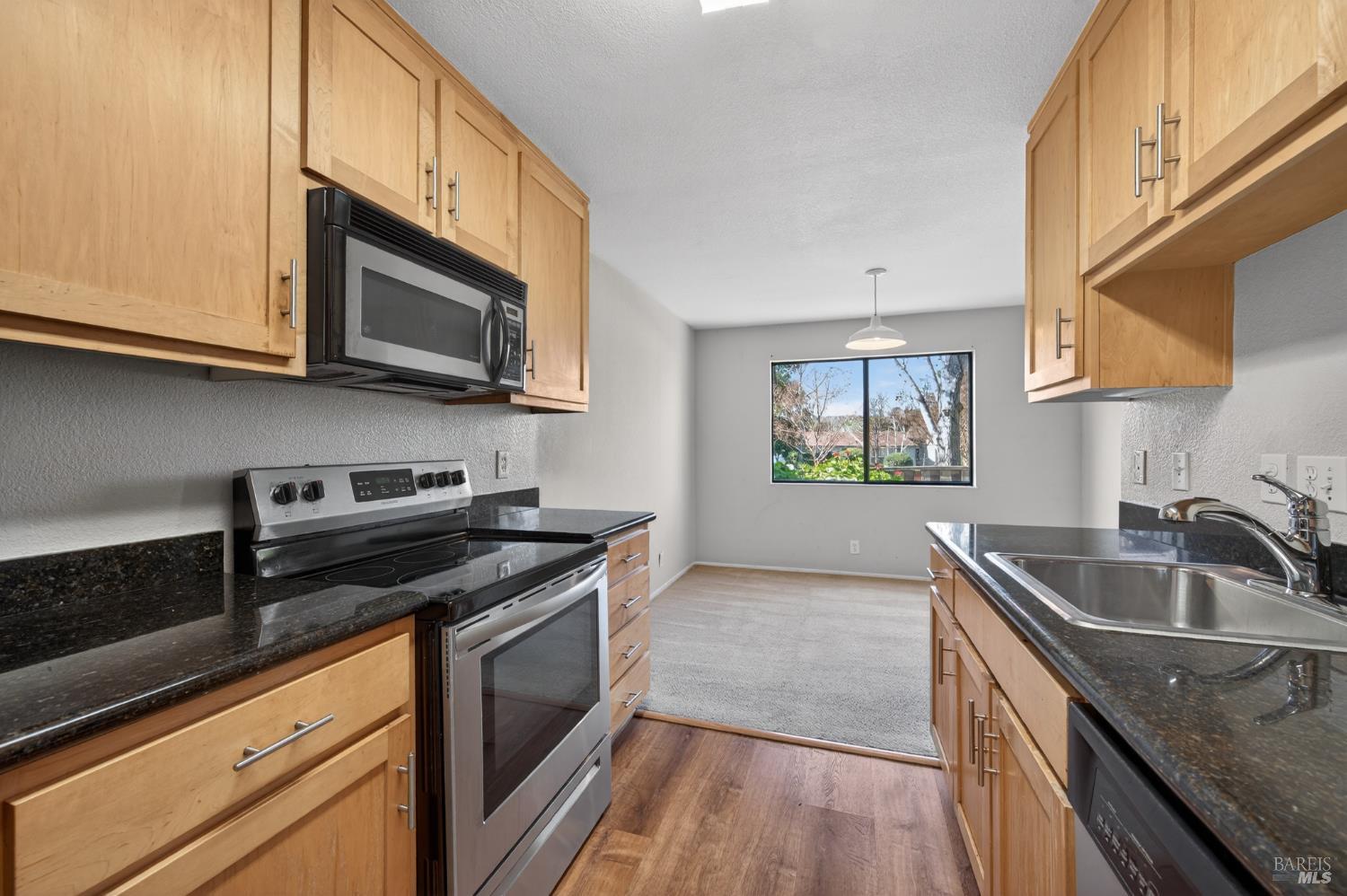 Detail Gallery Image 16 of 30 For 900 Cambridge Dr #95,  Benicia,  CA 94510 - 2 Beds | 1 Baths