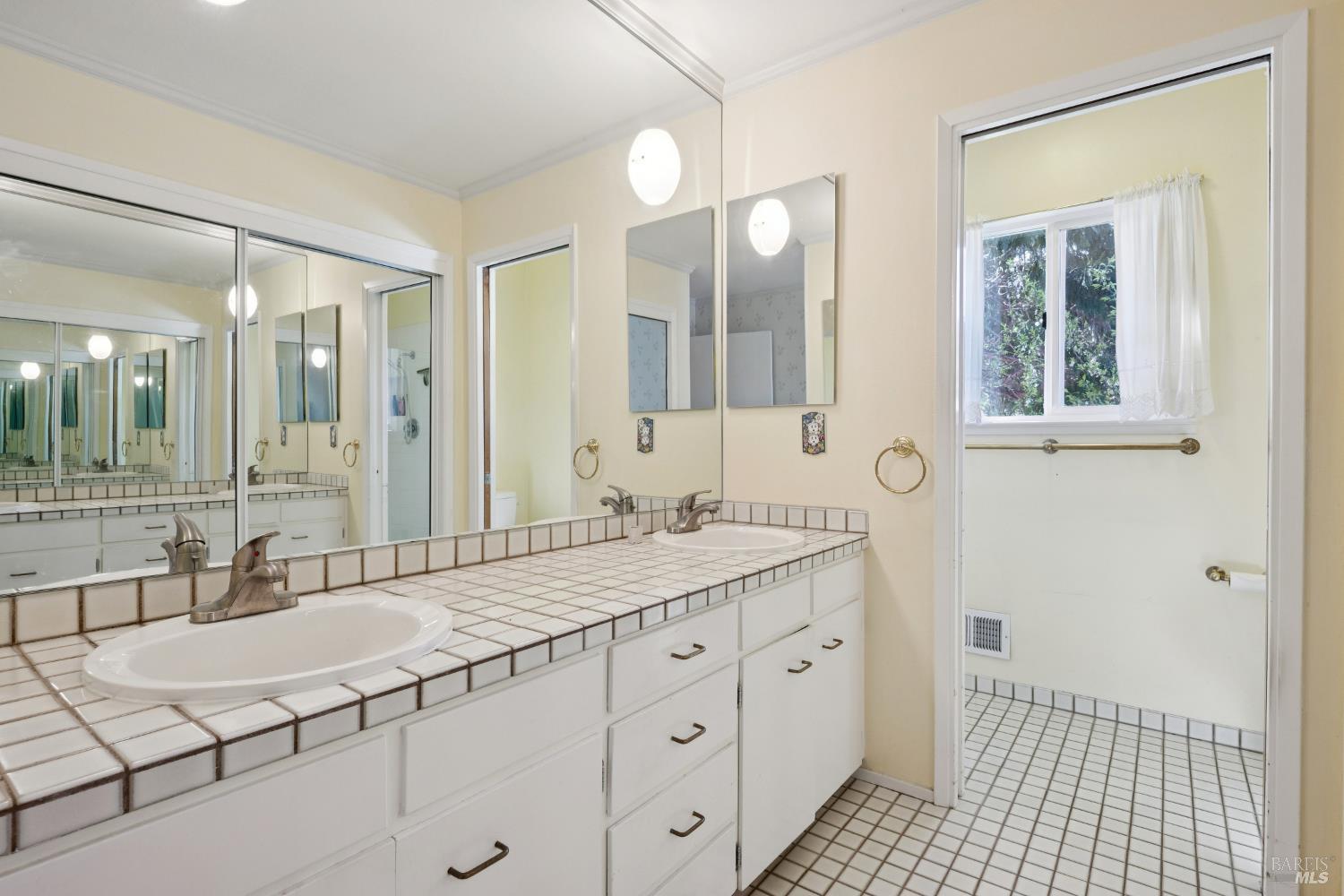 Detail Gallery Image 24 of 46 For 285 Cascade Dr, Fairfax,  CA 94930 - 4 Beds | 2 Baths