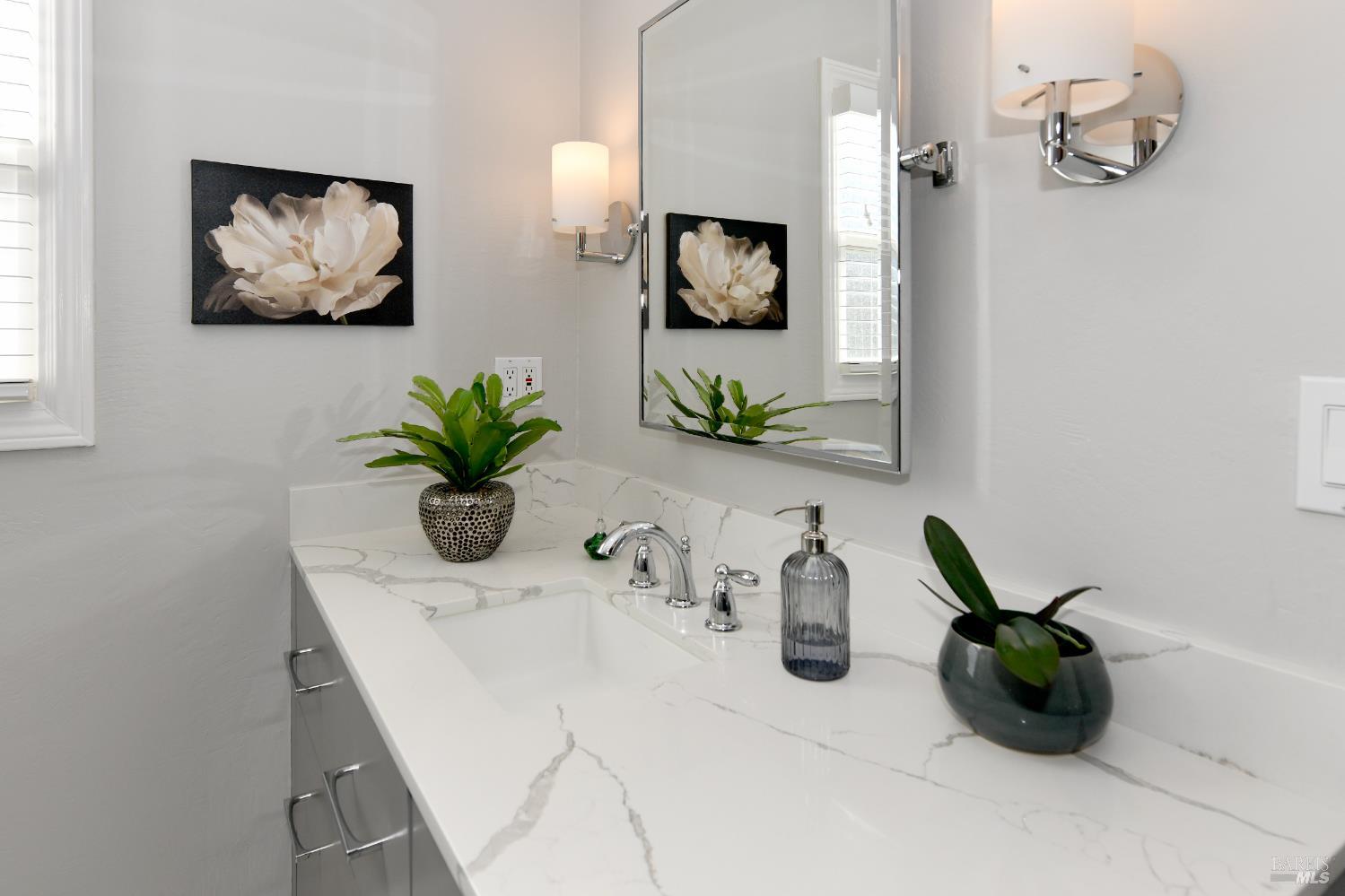 Detail Gallery Image 21 of 44 For 1142 Legion Ave, Napa,  CA 94559 - 2 Beds | 1 Baths