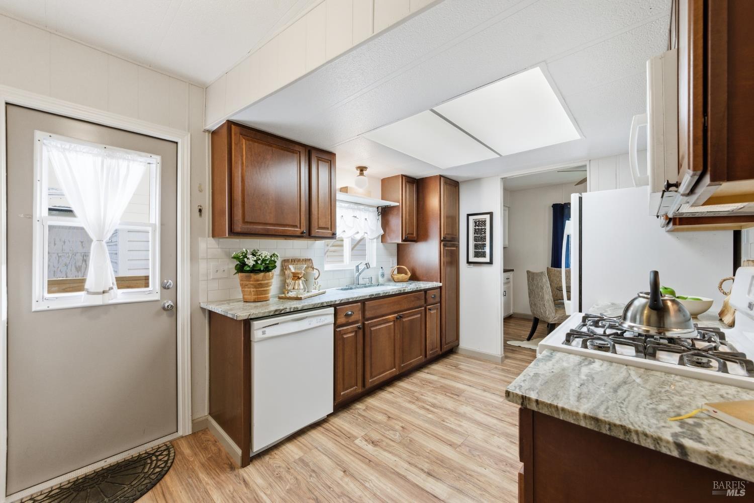 Detail Gallery Image 15 of 46 For 99 Hacienda Dr, Napa,  CA 94558 - 2 Beds | 2 Baths