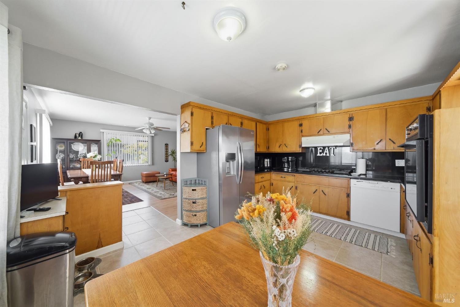 Detail Gallery Image 5 of 28 For 964 Sonoma St, Richmond,  CA 94805 - 3 Beds | 1/1 Baths