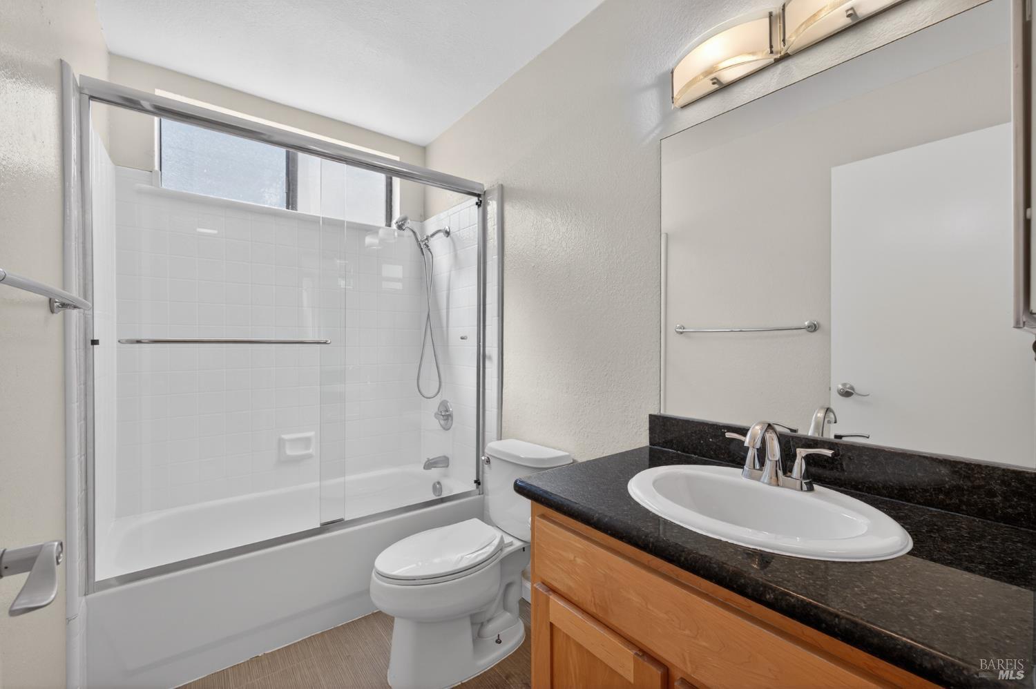 Detail Gallery Image 17 of 21 For 900 Cambridge Dr #3,  Benicia,  CA 94510 - 1 Beds | 1 Baths